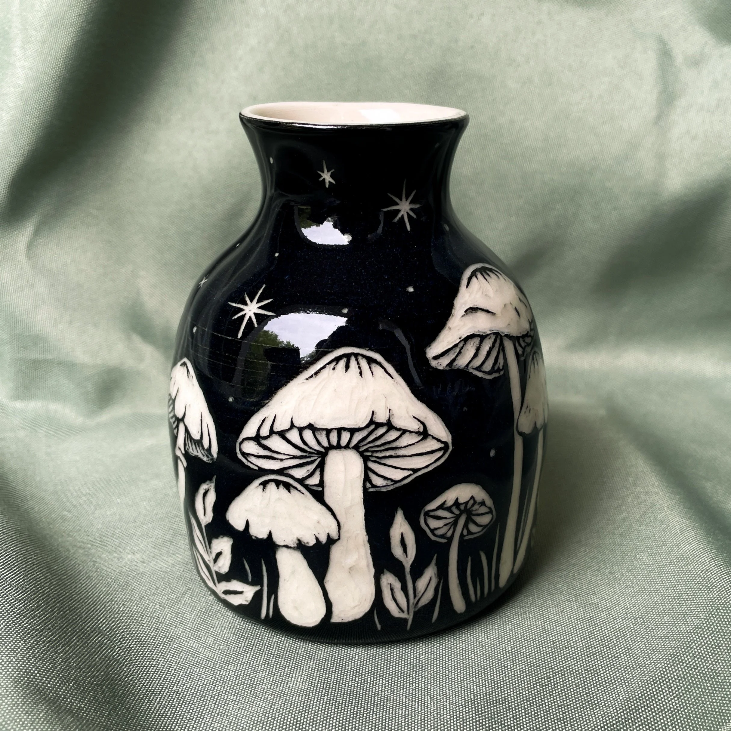 mushroom vase 4.JPEG