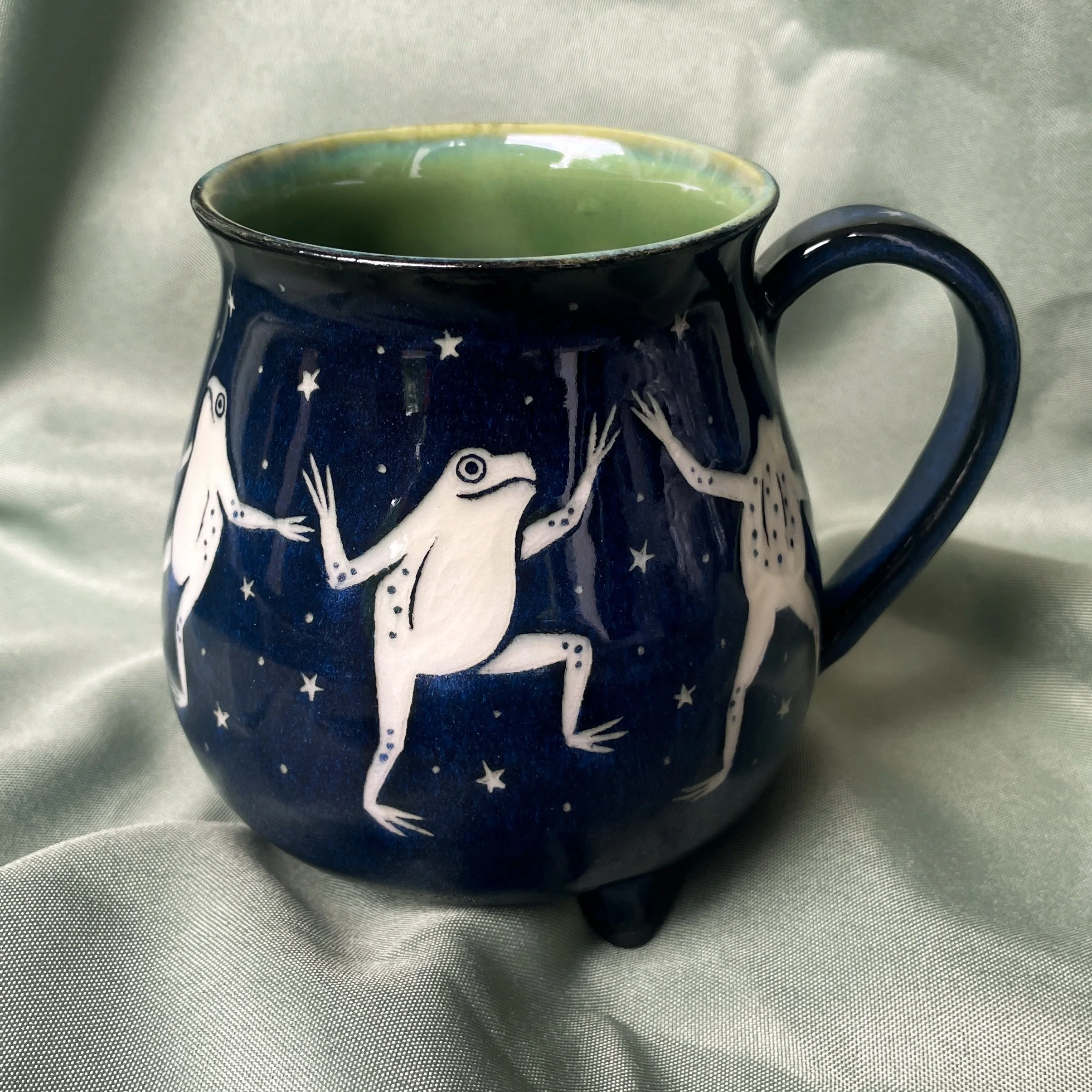 dancing frog cauldron mug b sideview.JPEG