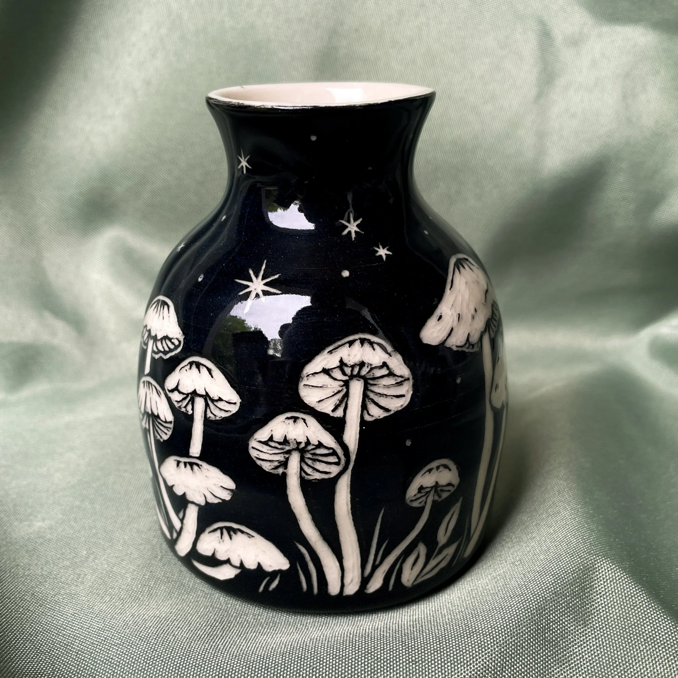 mushroom vase 1.JPEG