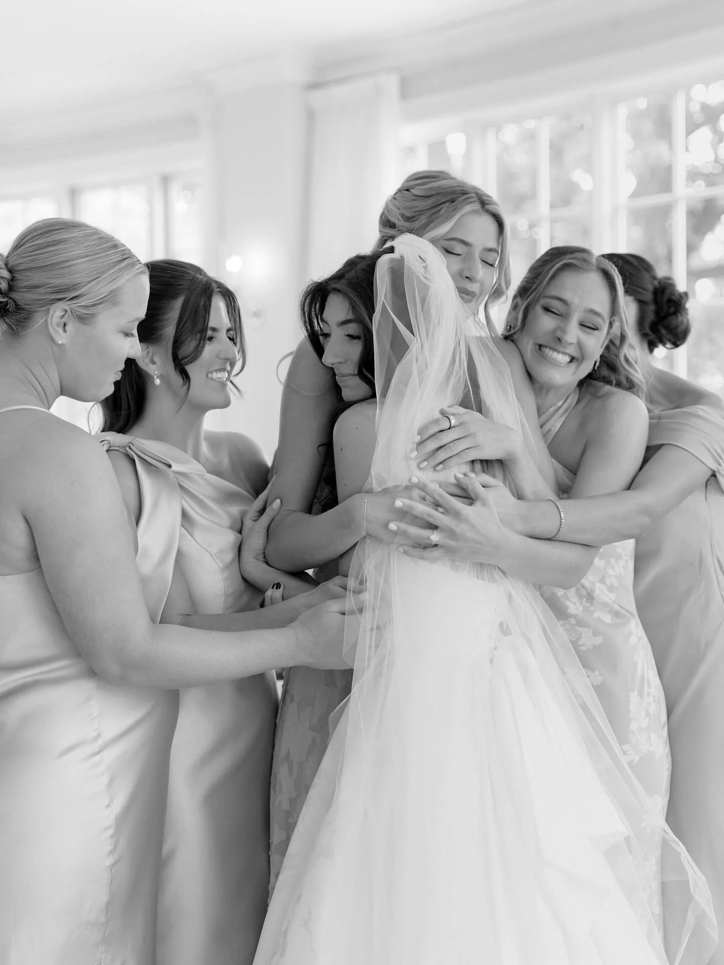 So full of love. The most beautiful morning with Amy and her ladies. 

&mdash;

Photo: @hael.studio
Video: @zacharyjamesfilms
Venue: @theminikahdaclub
Planning: @motherofthebrideweddings
Hair: @alibithesalonmpls
Makeup: @beautybylc_
Floral: @christin