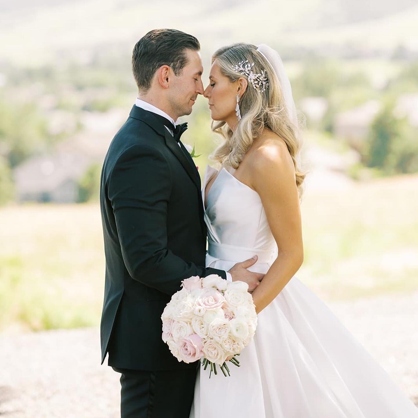 Madyson &amp; Curtis
Venue:  The Manor House
Photographer:  Ali &amp; Garrett Photography
Planner:  Hannah with Table 6 Productions
Cake:  The Makery