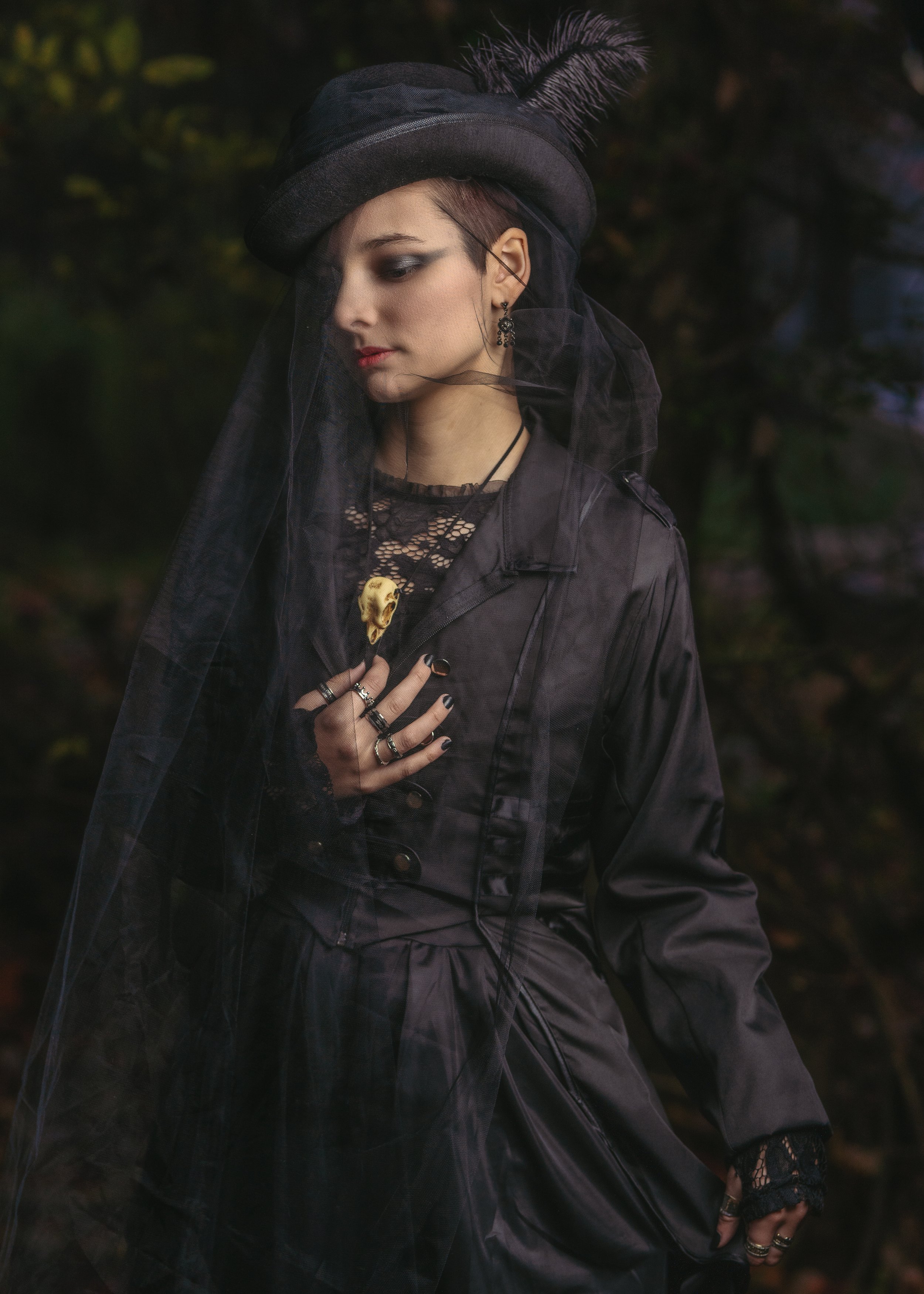 Meadows Senior Session at Greenback Castle, glamour goth