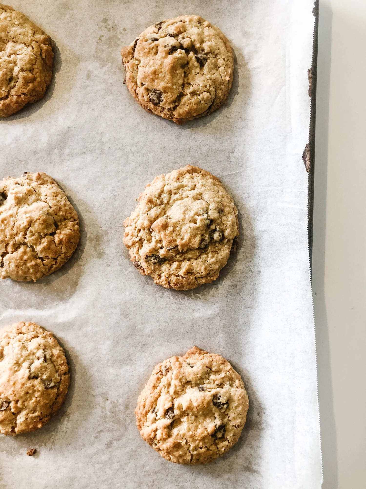 CLASSIC OATMEAL RAISIN COOKIES