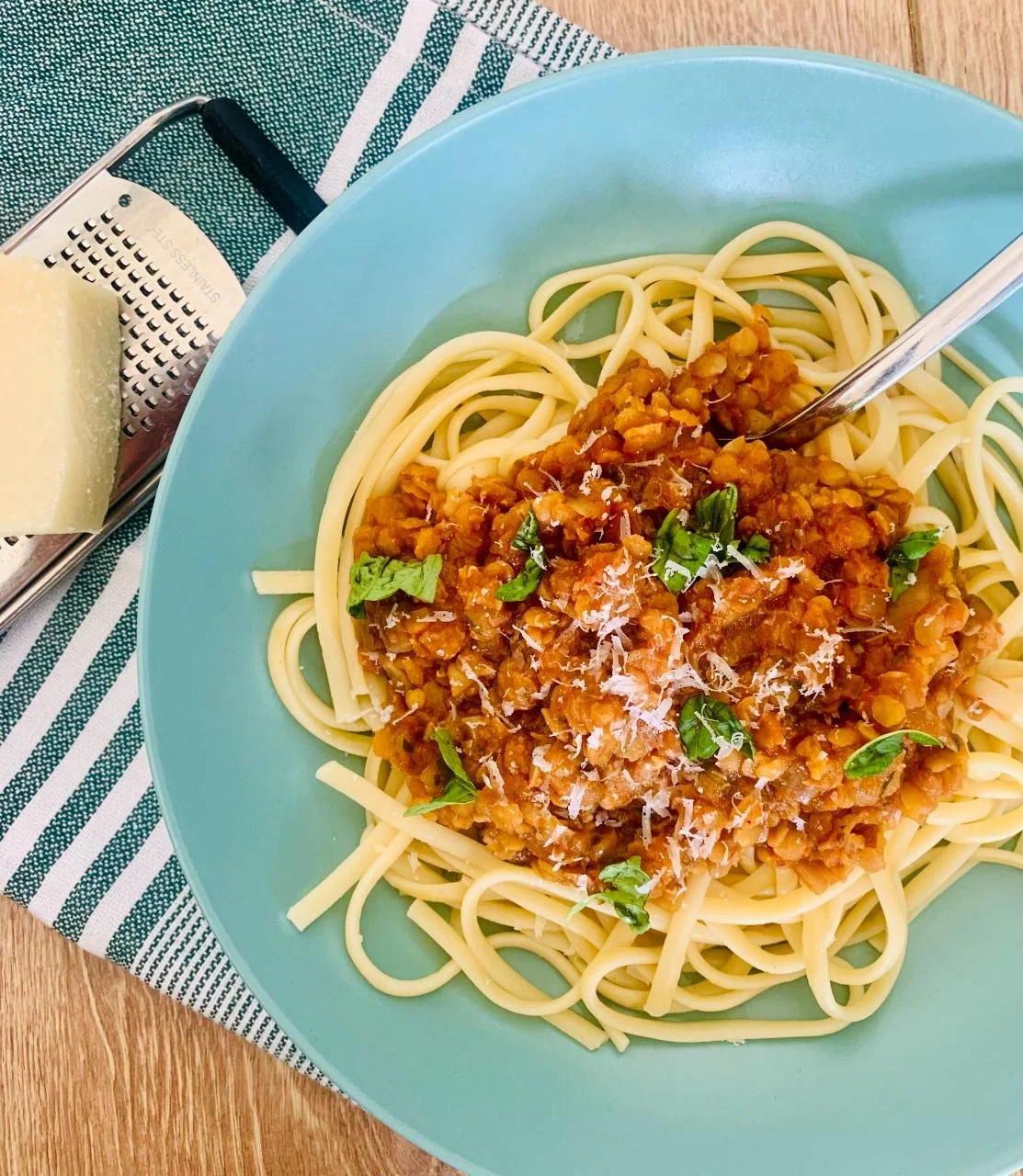 Slow Cooker Lentil Bolognese — Hungry Munchkins by Laura Carbery