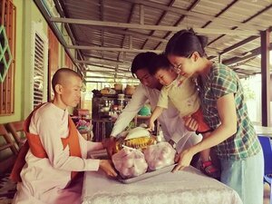 Donation to monasteries and nunneries in the Sagaing Hills
