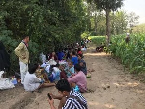 Humanitarian aid for displaced persons in Karen State