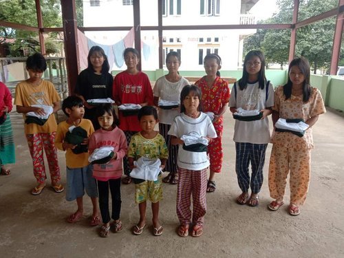 School Uniforms Donation for the IDP Students in Shwe Zedi Monastery