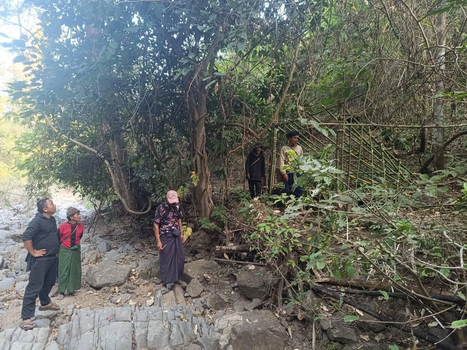 SFH+teams+rebuilding+shelters+and+clinic+in+rural+sagaing+delivering+aid.jpeg