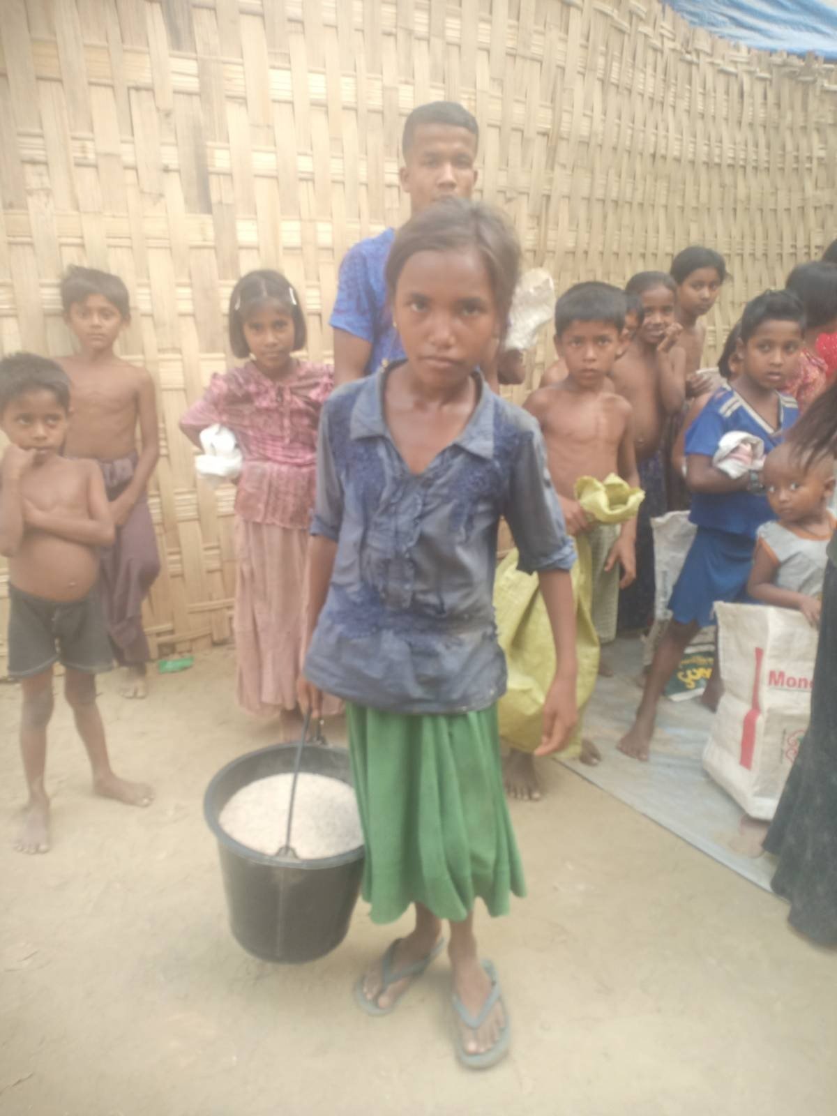 SEVERELY+MALNOURISHED+CHILDREN+RECEIVING+AID+AND+SUPPLIES+(SFH+MEDICS+GAVE+MEDICAL+AID.jpeg
