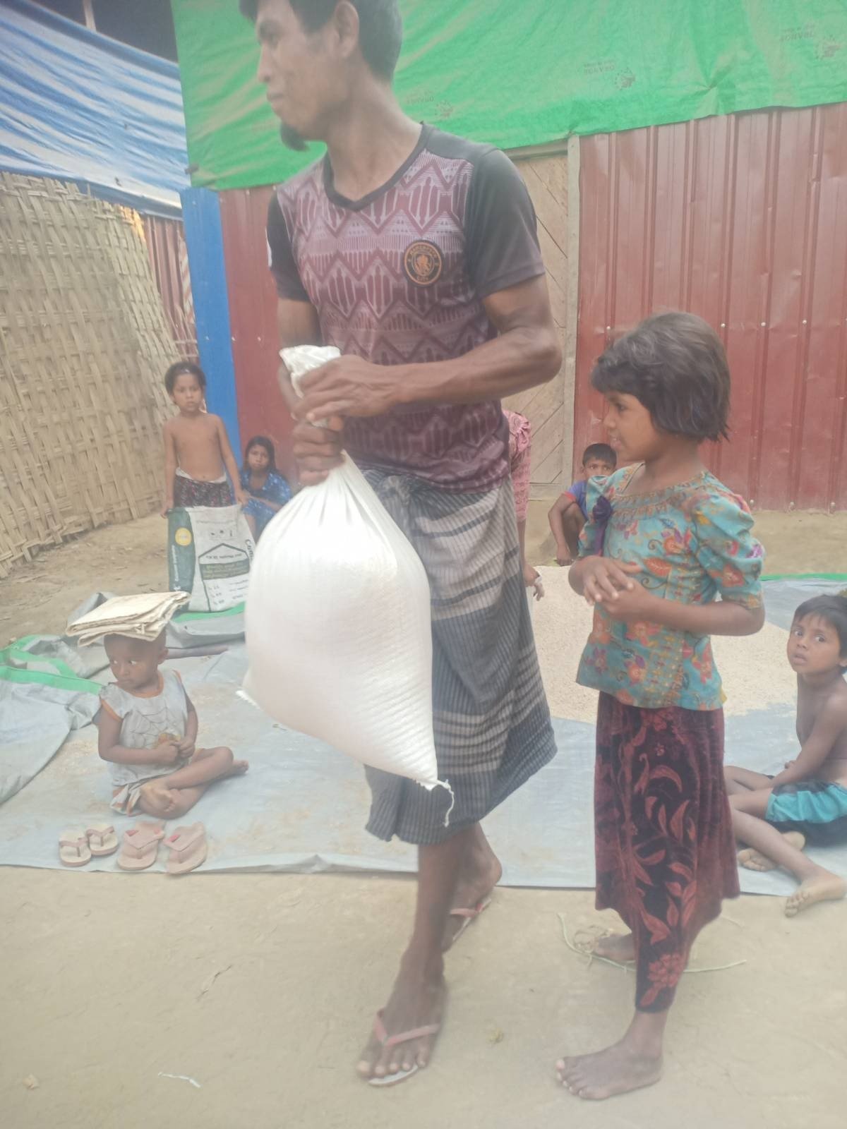 SUPPLIES+DISTRIBUTED+TO+CONFLICT+AND+WAR+STRICKEN+COMMUNITIES+IN+ARAKAN+.jpeg