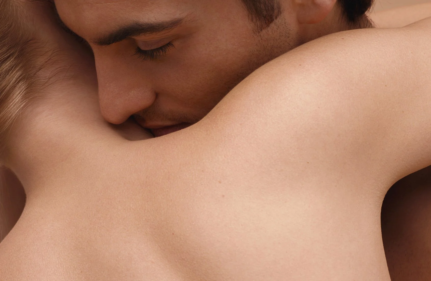 CROP_NCR_11211_Creme_Jar_Couple_Blond_BV_dp_int.jpg