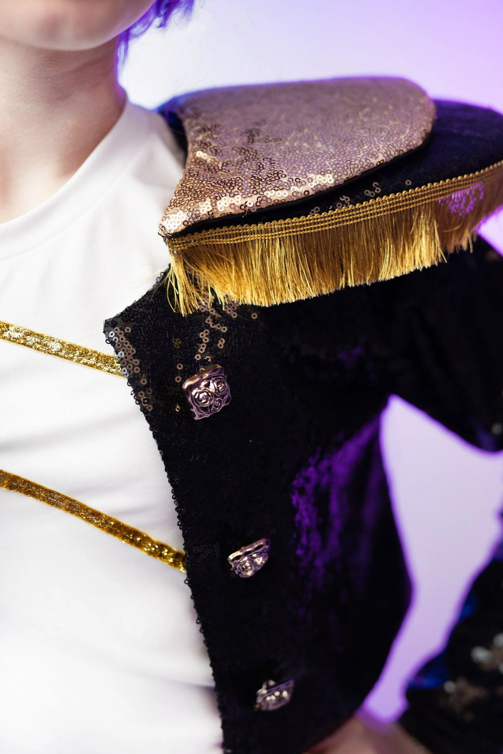 gold-chain-cosplay-jacket-detail1.jpg