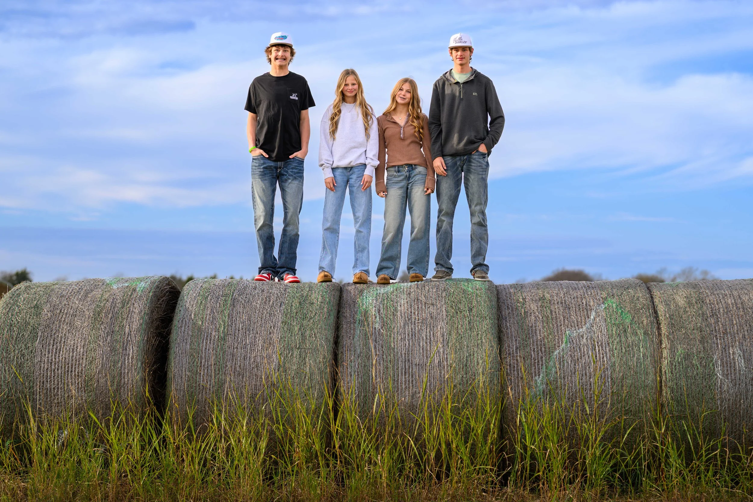251128 Hilton Family-54_1.jpg