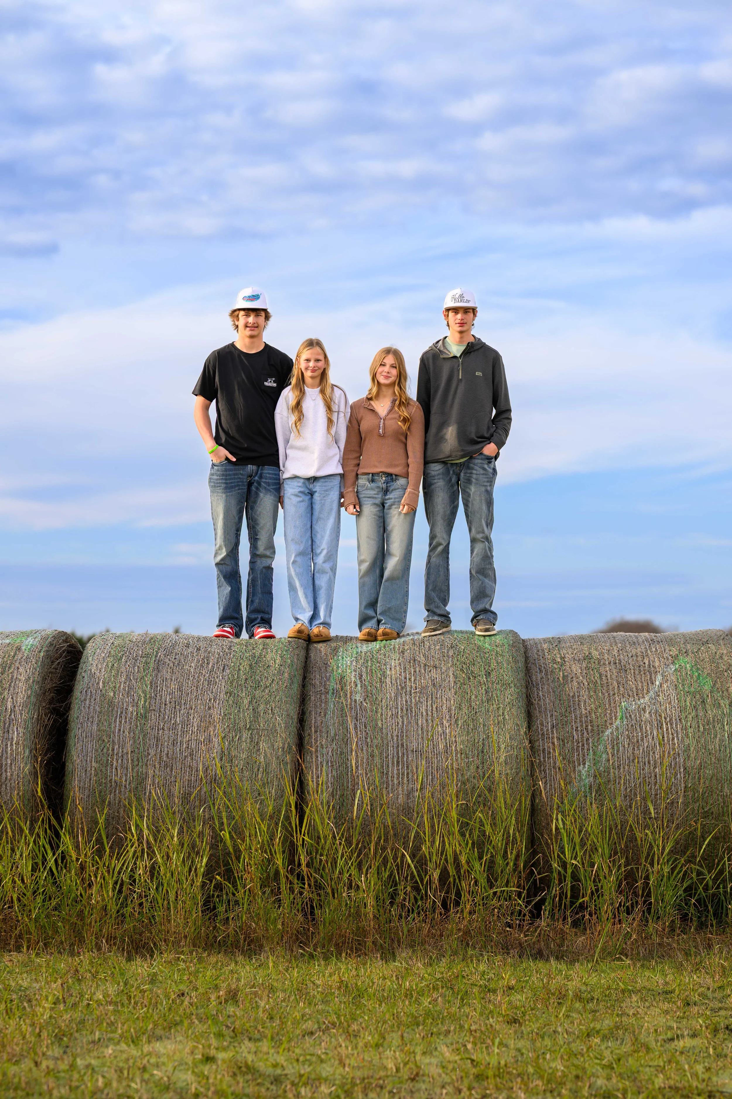 251128 Hilton Family-57_1.jpg