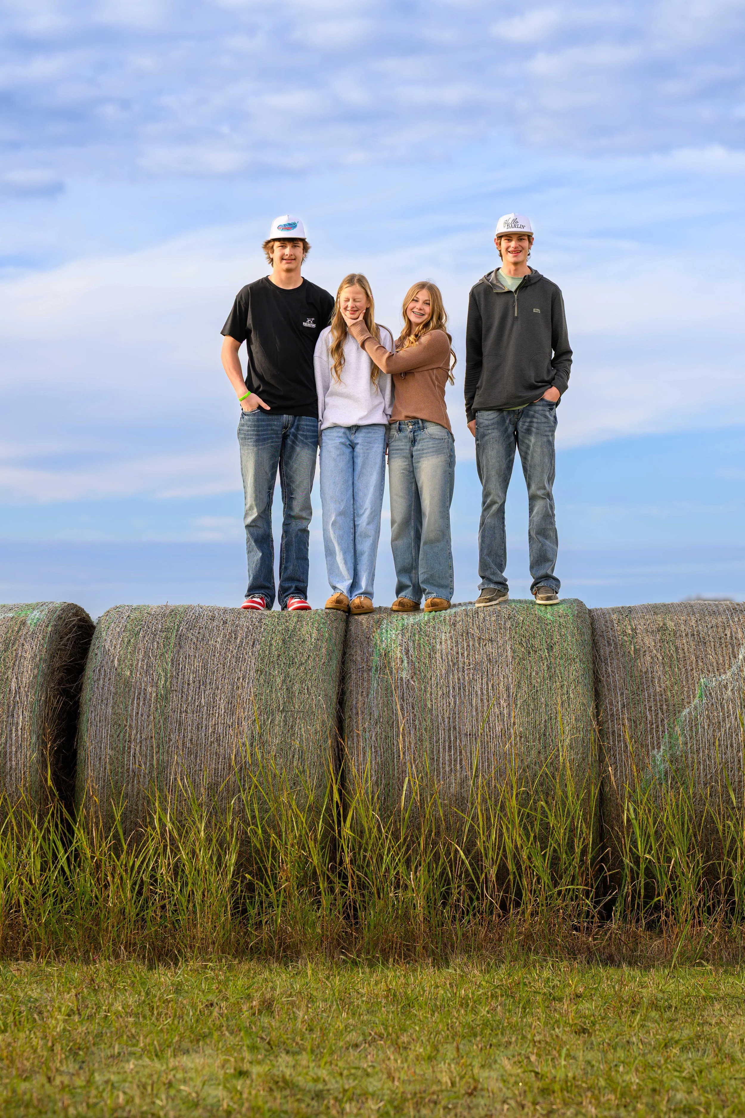 251128 Hilton Family-56_1.jpg