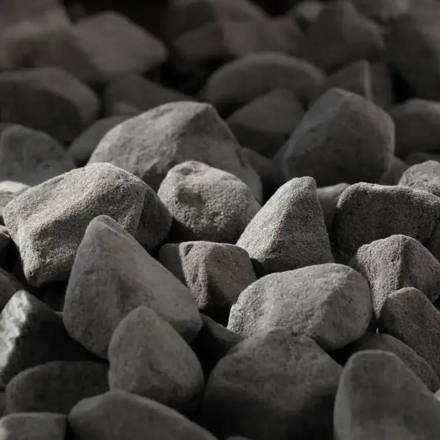 Layer of recycled foam glass insulation in a floor foundation
