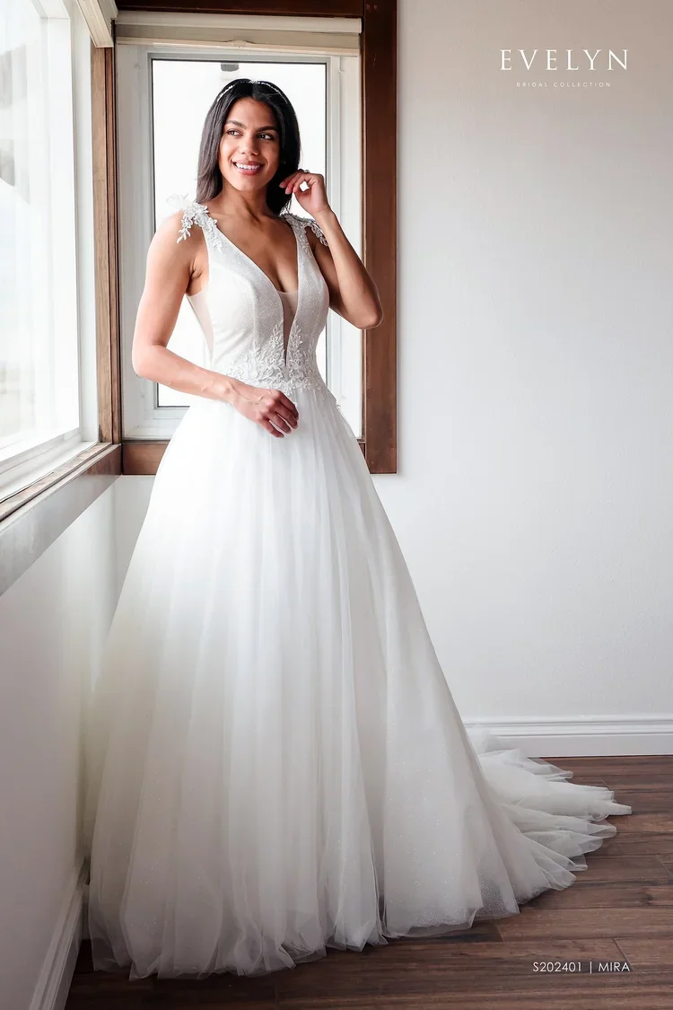 Wedding Dress for Hourglass Body Type: The Houston Bride's Complete Guide