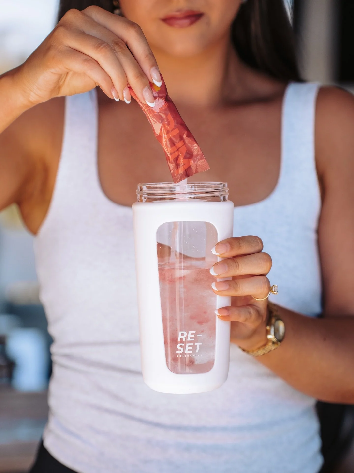 for those who like their hydration served with style.

shop the RE-MIX glass protein shaker in 6 colours today.