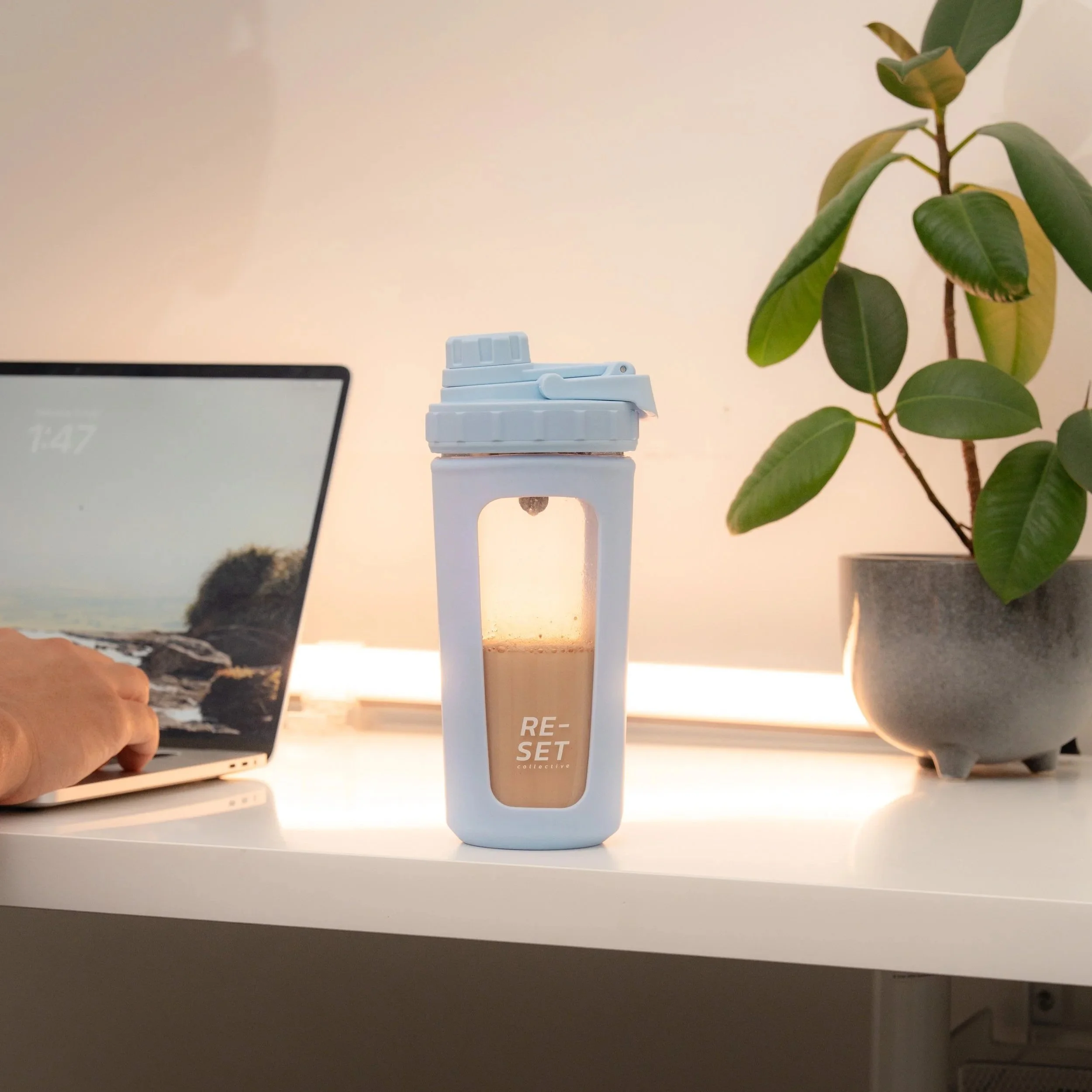 RE-MIX GLASS PROTEIN SHAKER BOTTLE - POWDER BLUE