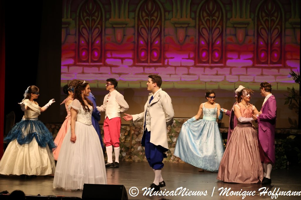Cinderella 15.jpeg