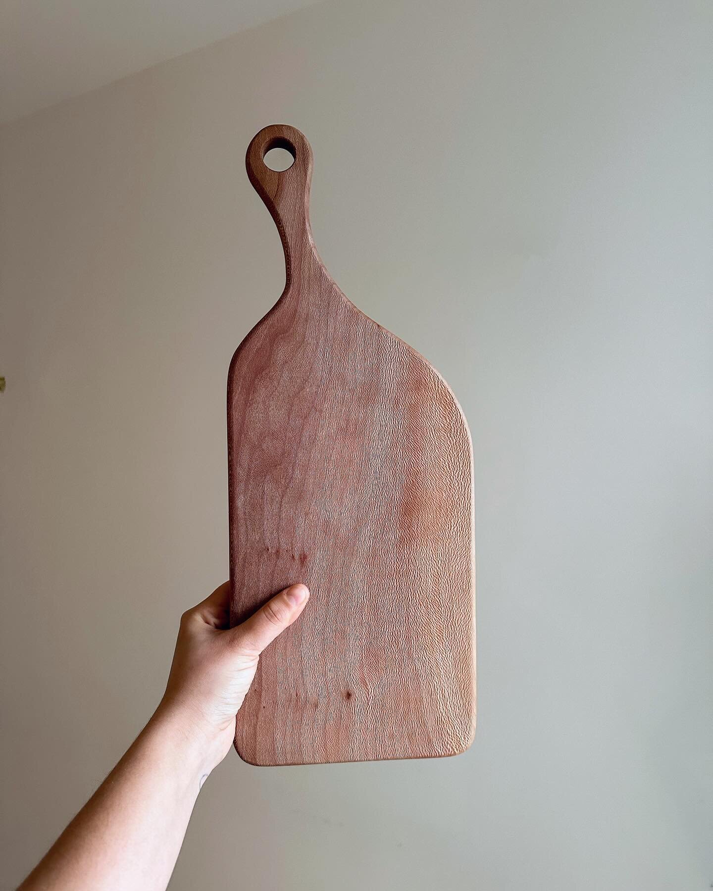 These boards are now available to purchase in our webshop! London Plane, Ash and Sycamore. Please be aware that all shop orders made now will be processed on Jan 8th after our holiday. Merry Christmas everyone!