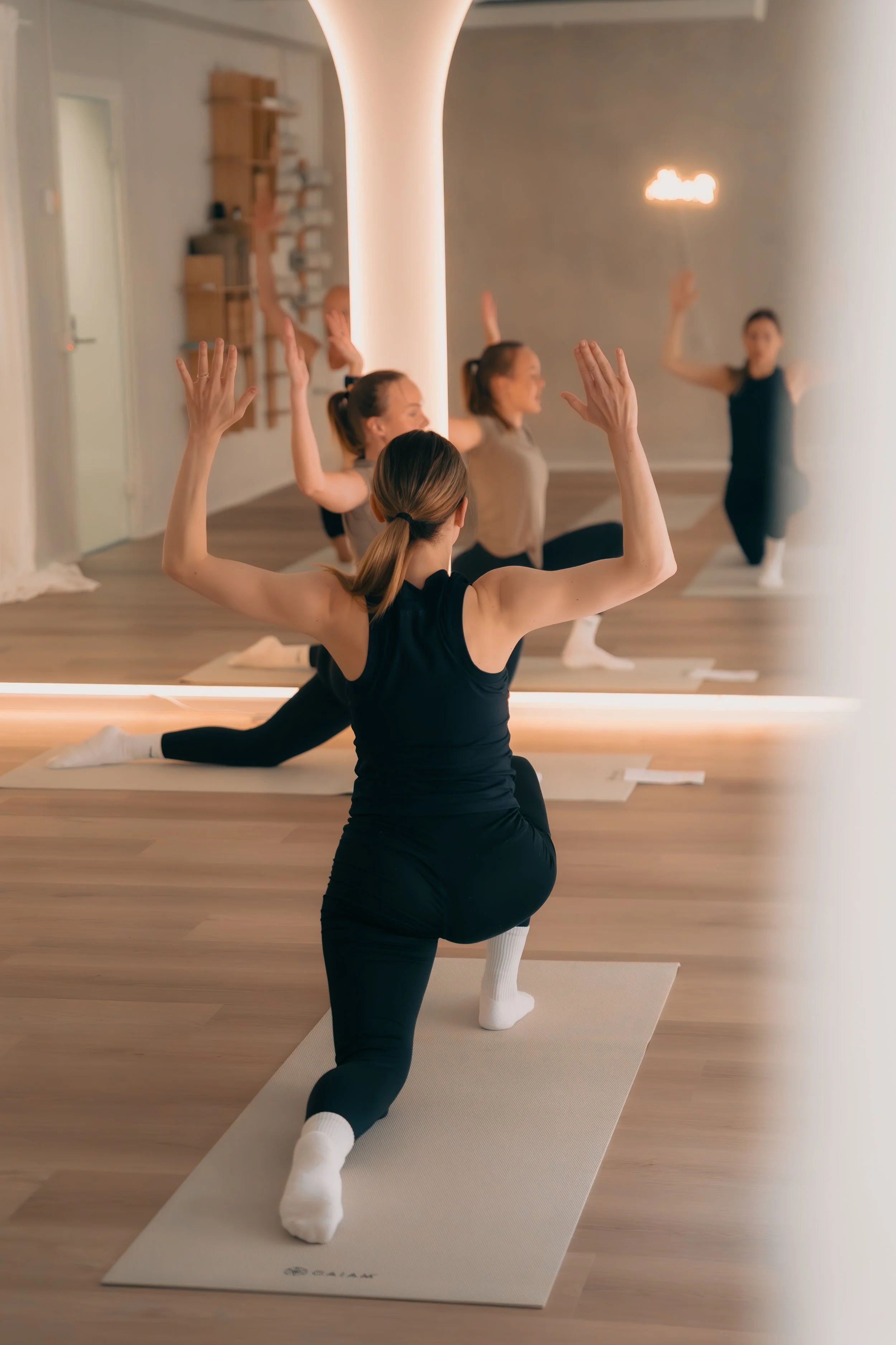 Mama joogakurssi @Wario Mama's Helsinki