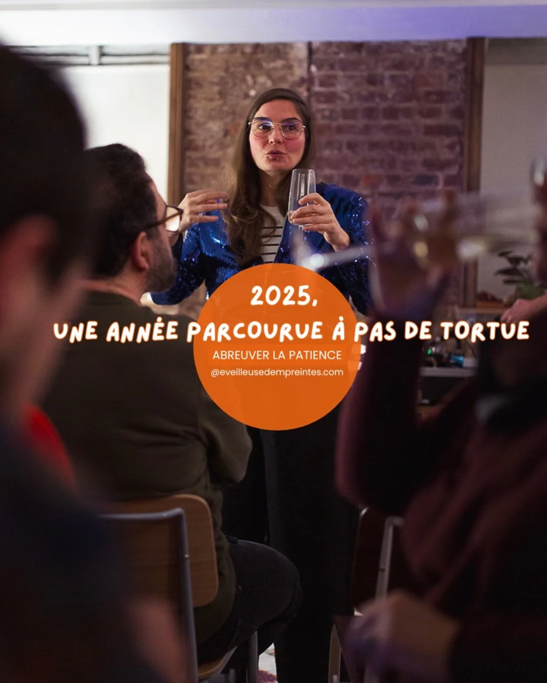 Une flop&eacute;e de sommets apprivois&eacute;s (d&rsquo;autres en cours), o&ugrave; chaque avanc&eacute;e a servie &agrave; abreuver, questionner, abandonner, observer, l&acirc;cher, oser, pleurer, retrouver &amp; avancer. 

Janvier est sur le point