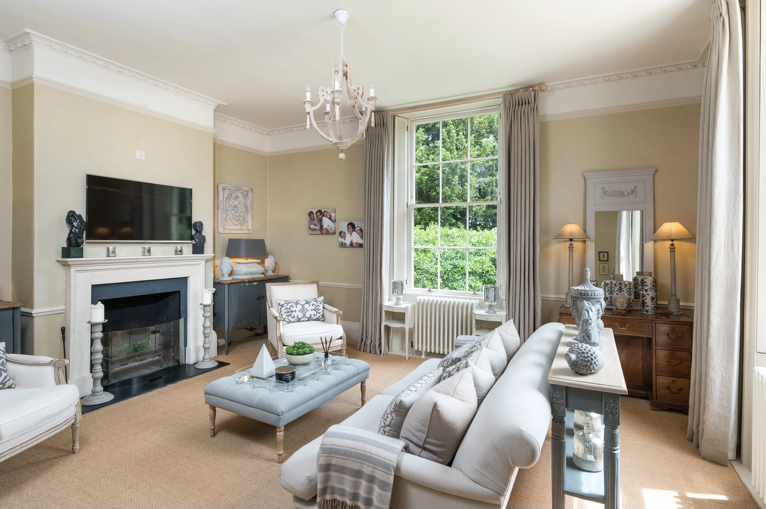 02-country-home-sitting-room.jpg