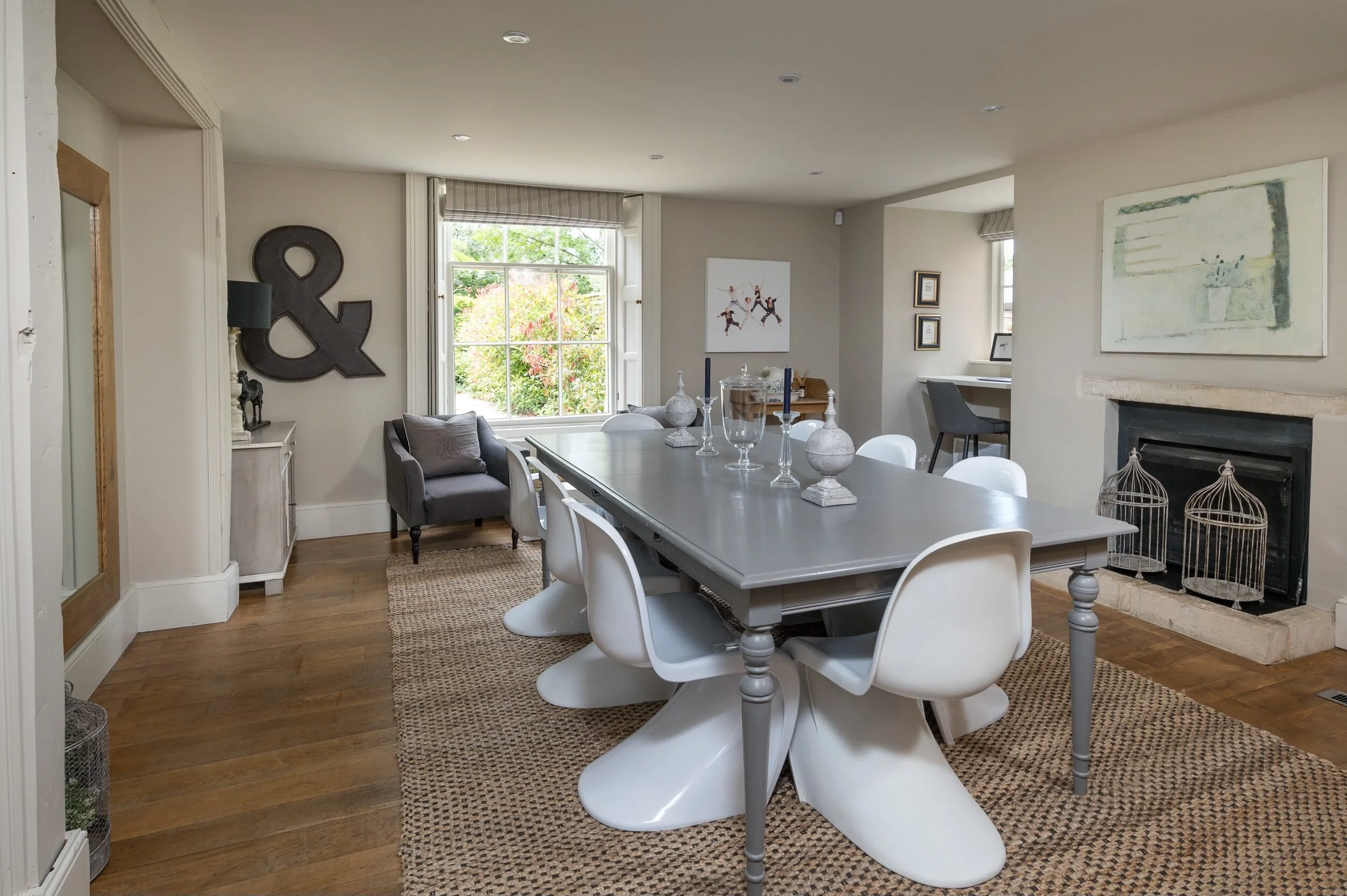 04-country-home-dining-room.jpg