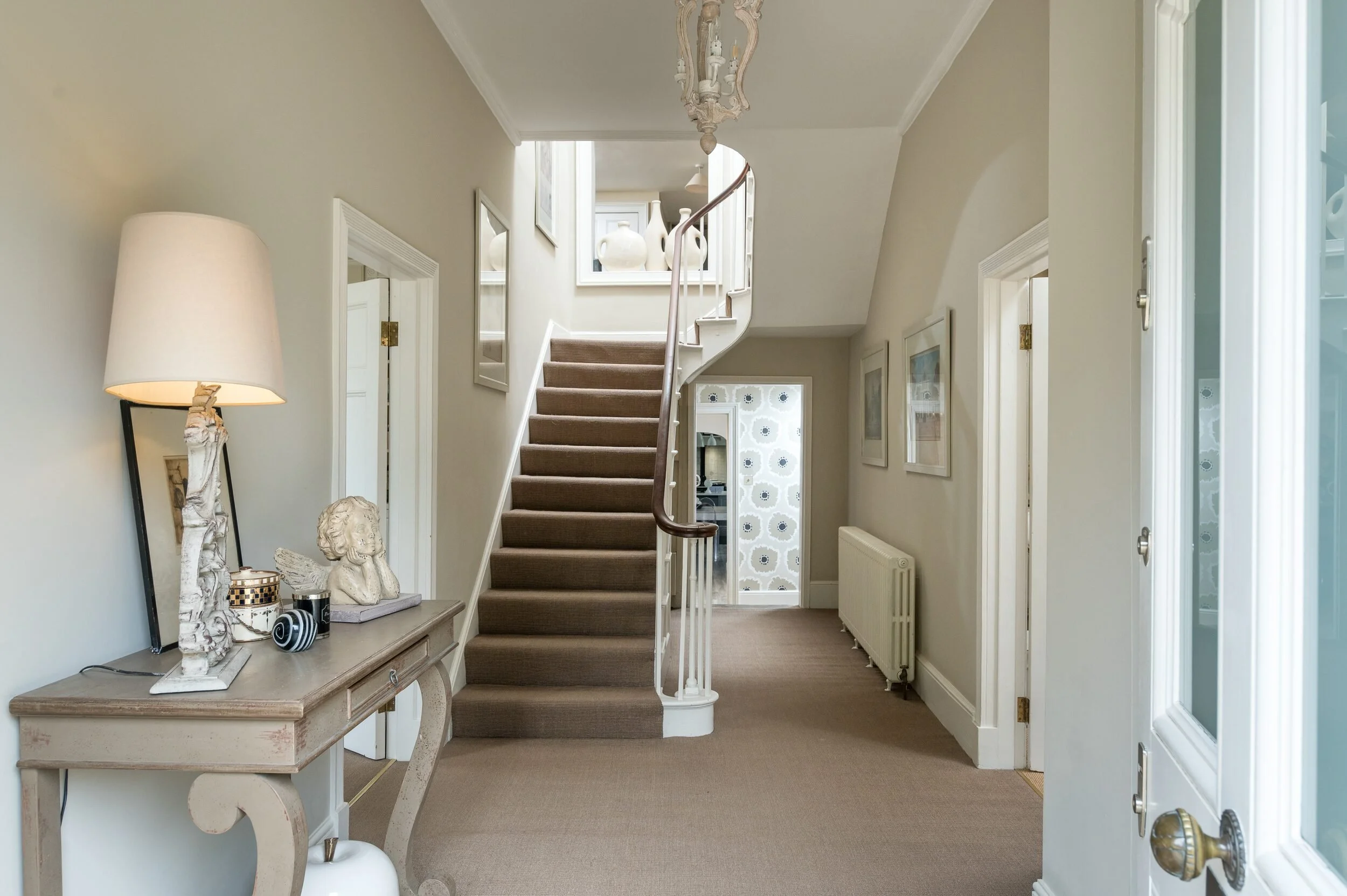 05-country-home-hallway.jpg