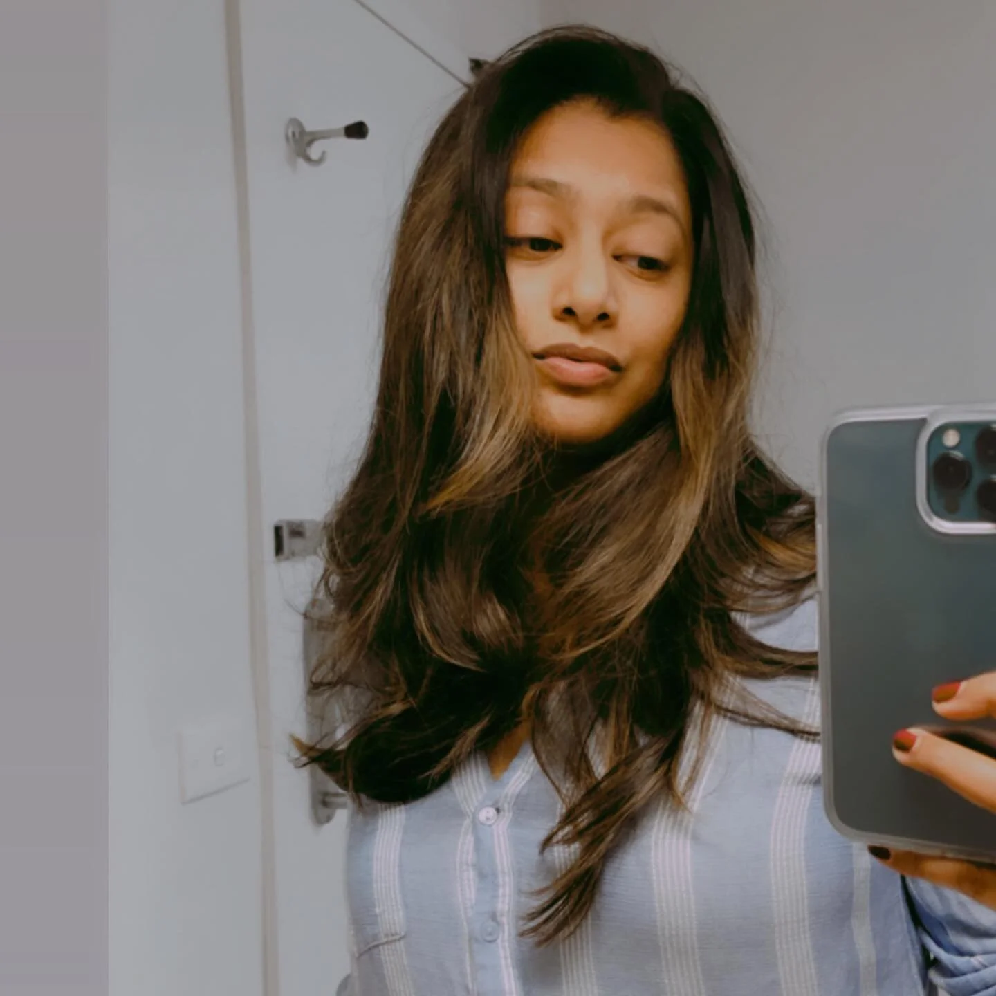Bathroom selfay 😛💛🤍