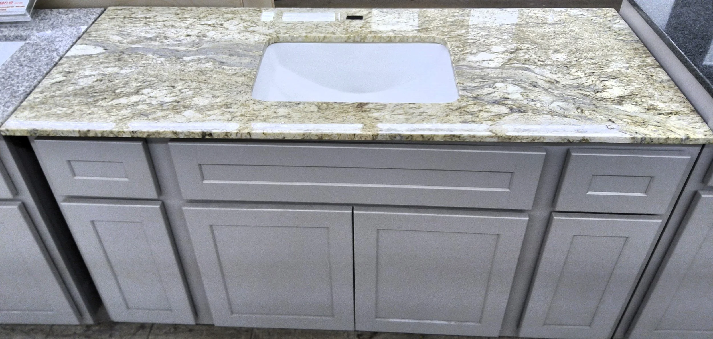 Full Vanity Combo G-Town Limestone/S. African Gold 
