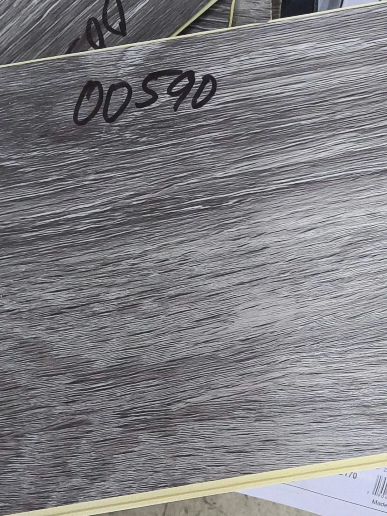 00590 Vinyl Flooring