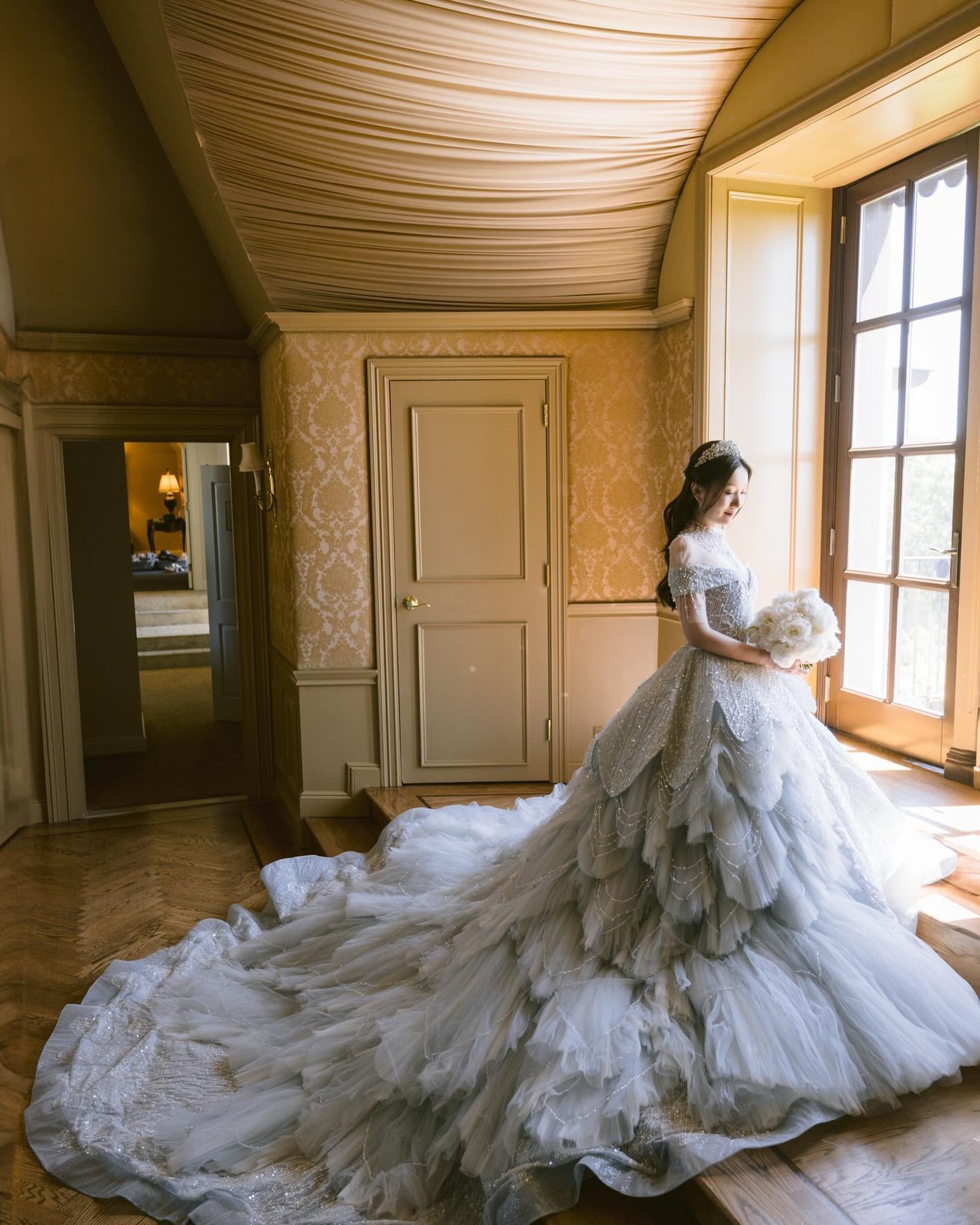 This Stunning dress paired with the most classic all peony bouquet ✨✨✨💯
⠀⠀⠀⠀⠀⠀⠀⠀⠀
💐: @yourstrulyflowersnyc
👗: @theatelierstudioofficial
📷: @yunliphotography