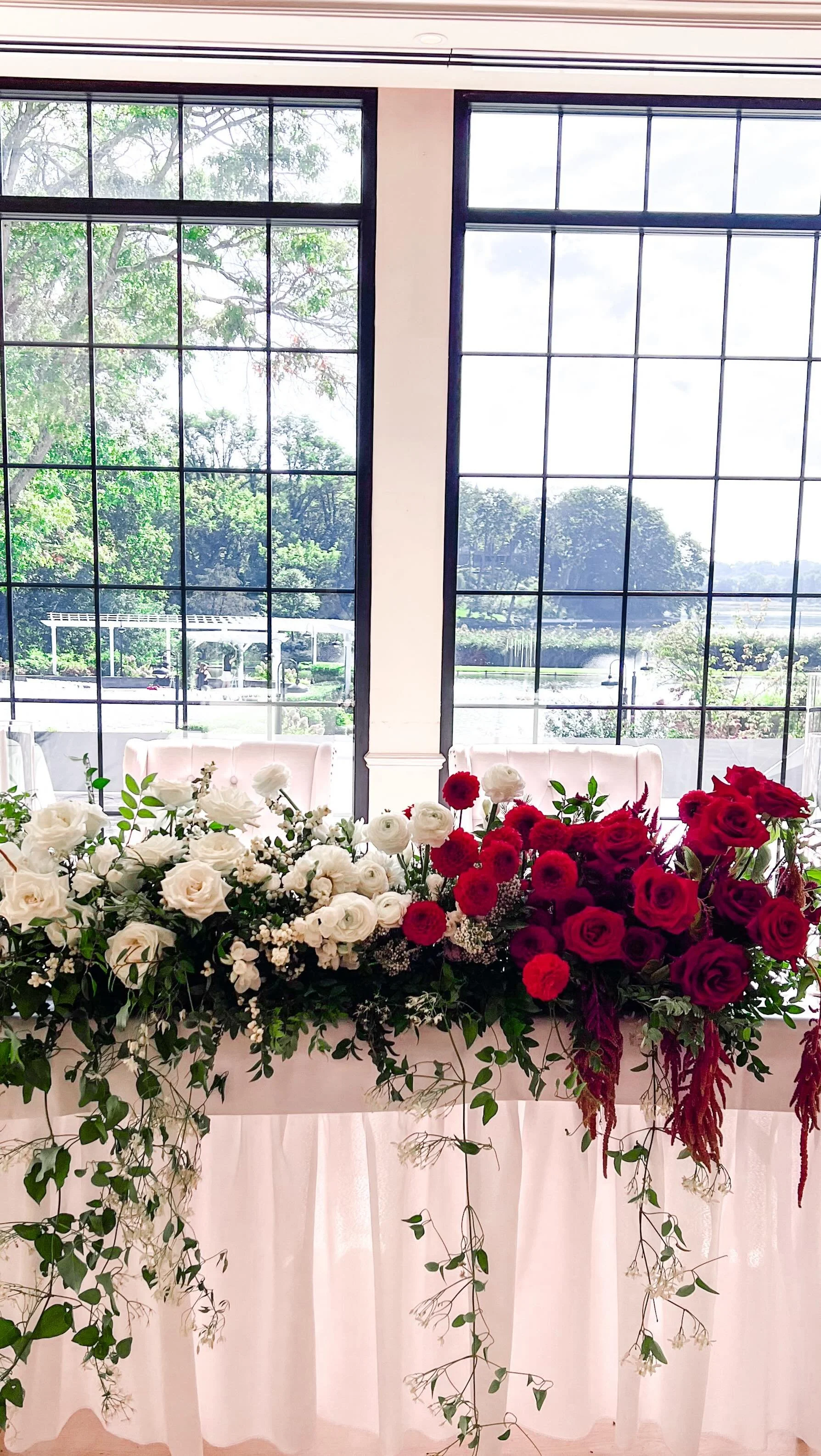 Production day looks glamorous until you add in the parts I didn’t film: pumping in the car, processing at midnight, and hauling flowers like I’m training for the Olympics. πΊ ποΈ‍βοΈ
Mom of two + wedding florist = never a dull moment
