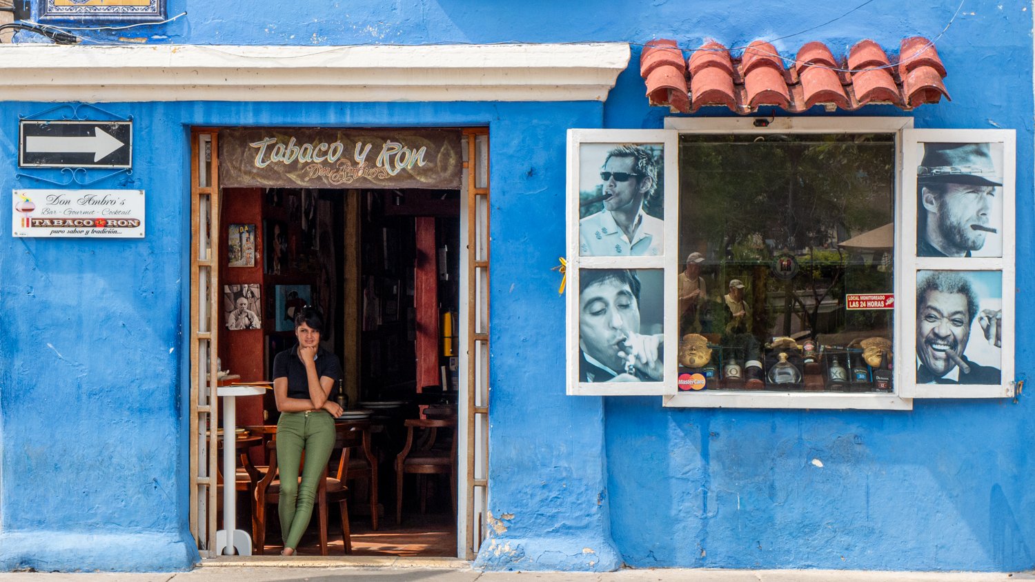 Bill Ladas - Cigar Bar in Cartagena.jpg