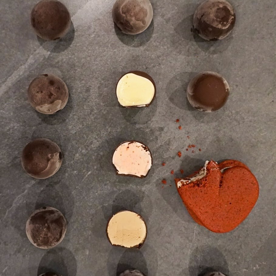 Indulge in a sultry Valentine&rsquo;s Day celebration with a choice of our exclusive limited edition ice cream sandwiches (vegan option tomorrow!) or truffles.

#valentines #icecream #washingtondc #ritesofspring #mountpleasantdc #truffles #icecreamsa