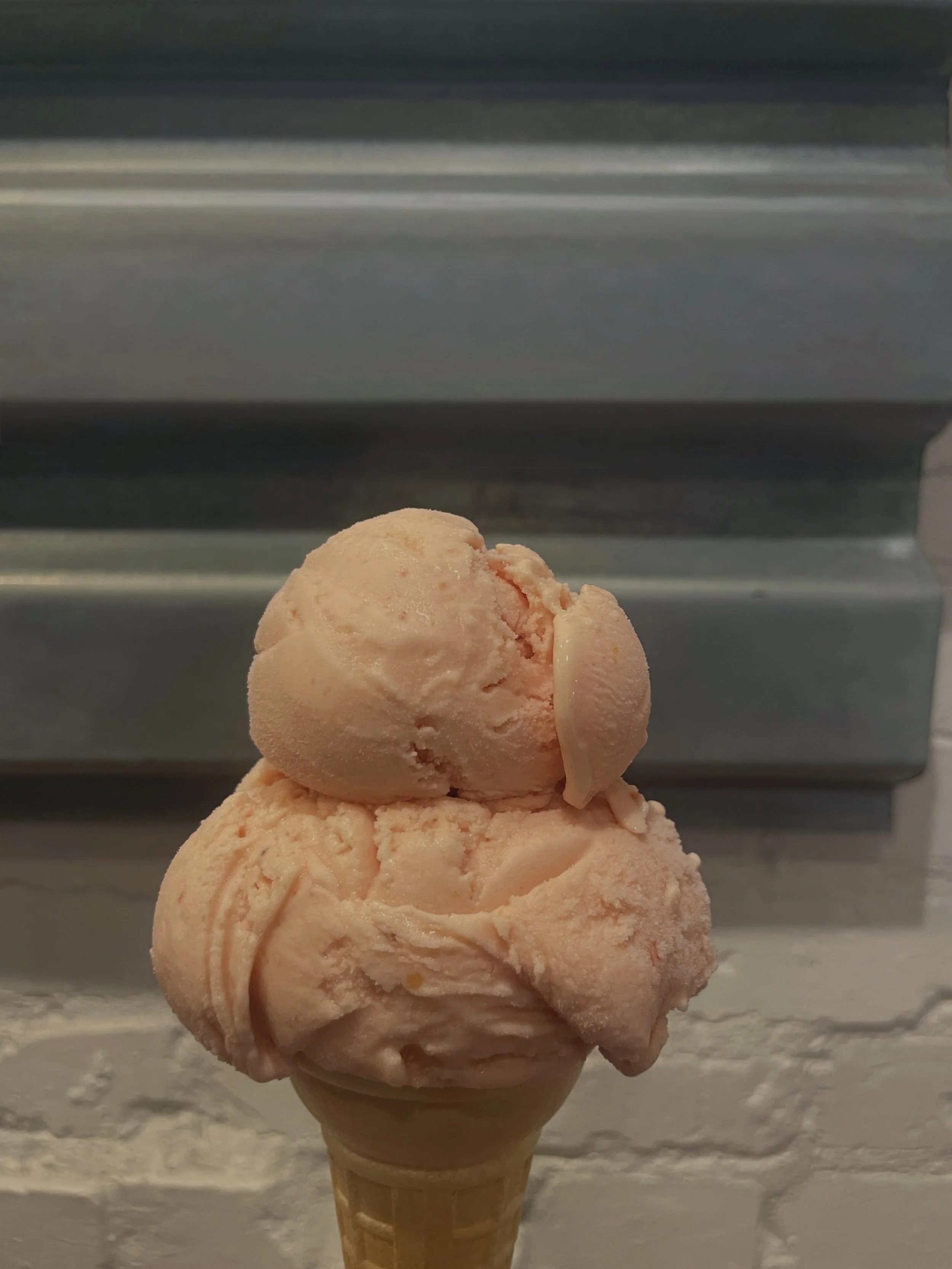 Vegan Fresh Peach is now available ! Made with fresh peaches from Georgia in our vegan pea protein base.

#vegan #dairyfree #washingtondc #peach
