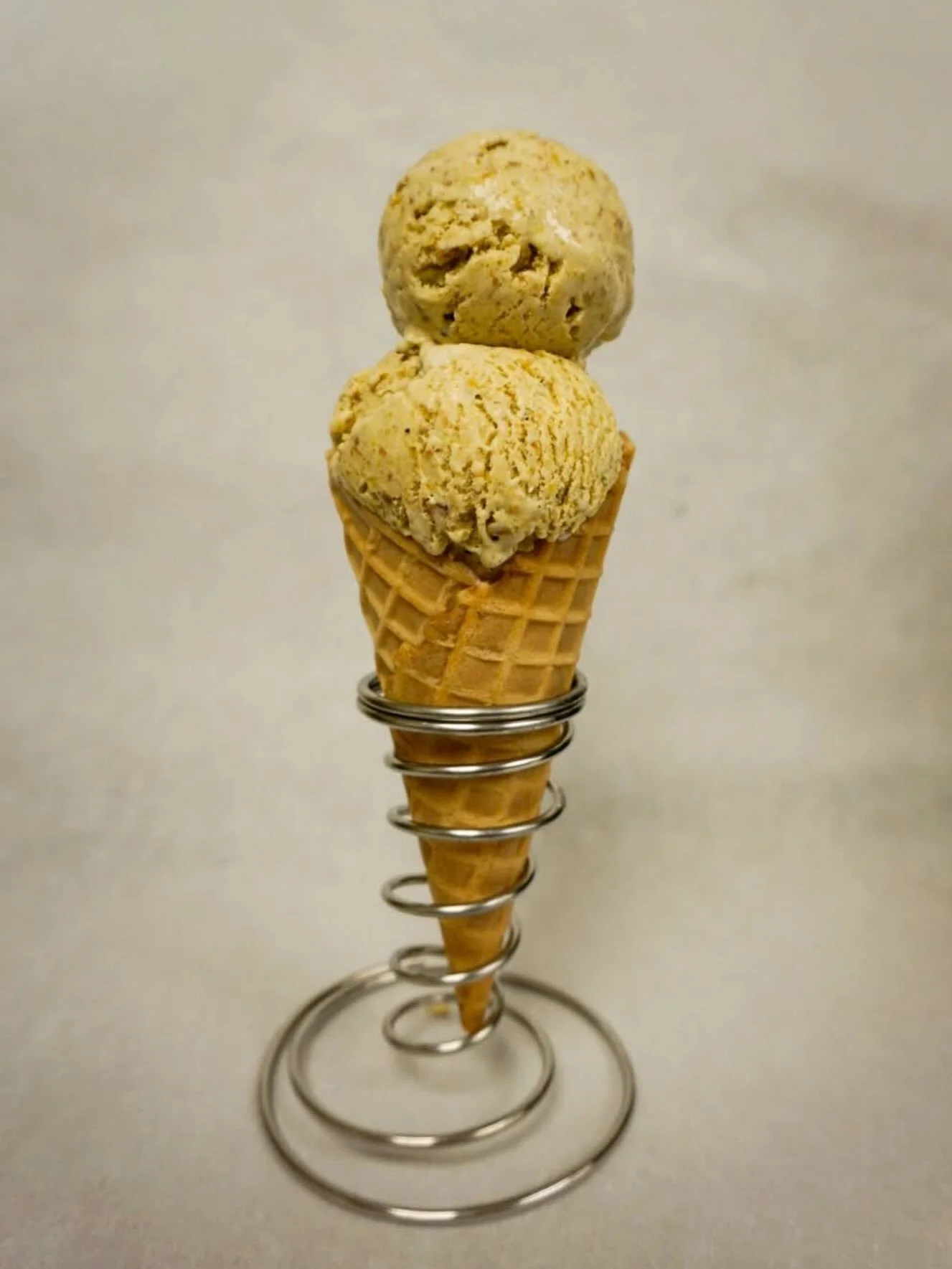 Kulfi is almost gone for the year ✨ Inspired by the beloved South Asian dessert, our Kulfi flavor combines rich pistachios, honey, fragrant cardamom, a touch of saffron, and a hint of almond. Indulge in this unique and creamy treat!

#icecream #washi