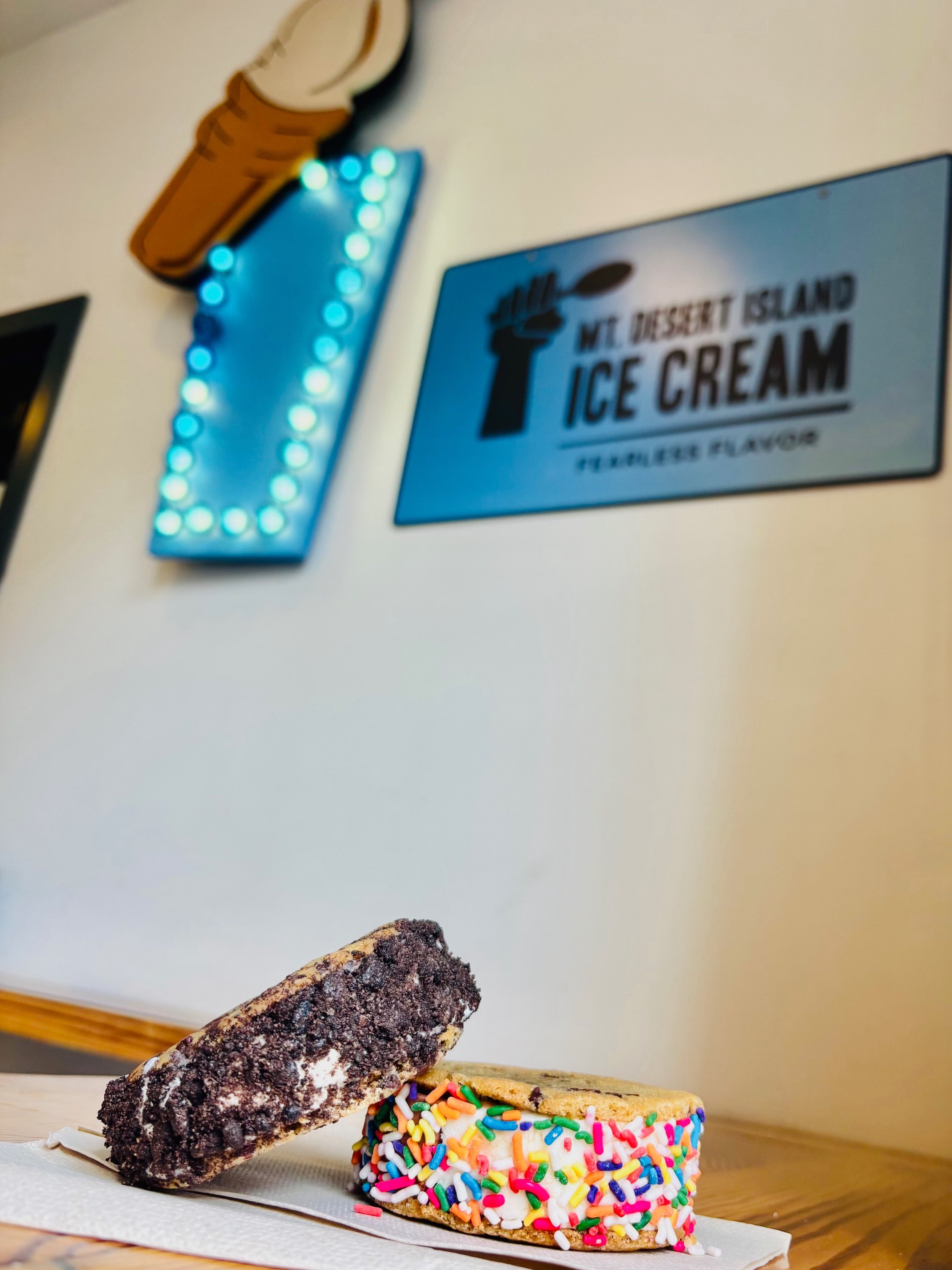 They&rsquo;re BACK! 🍦🍪 Our ice cream sandwiches have returned just in time for the fall and winter season!

Two delicious flavors to kick things off:

🍪 Cookies &amp; Cream &ndash; A classic favorite!

🍫 Black &amp; White &ndash; The best of both