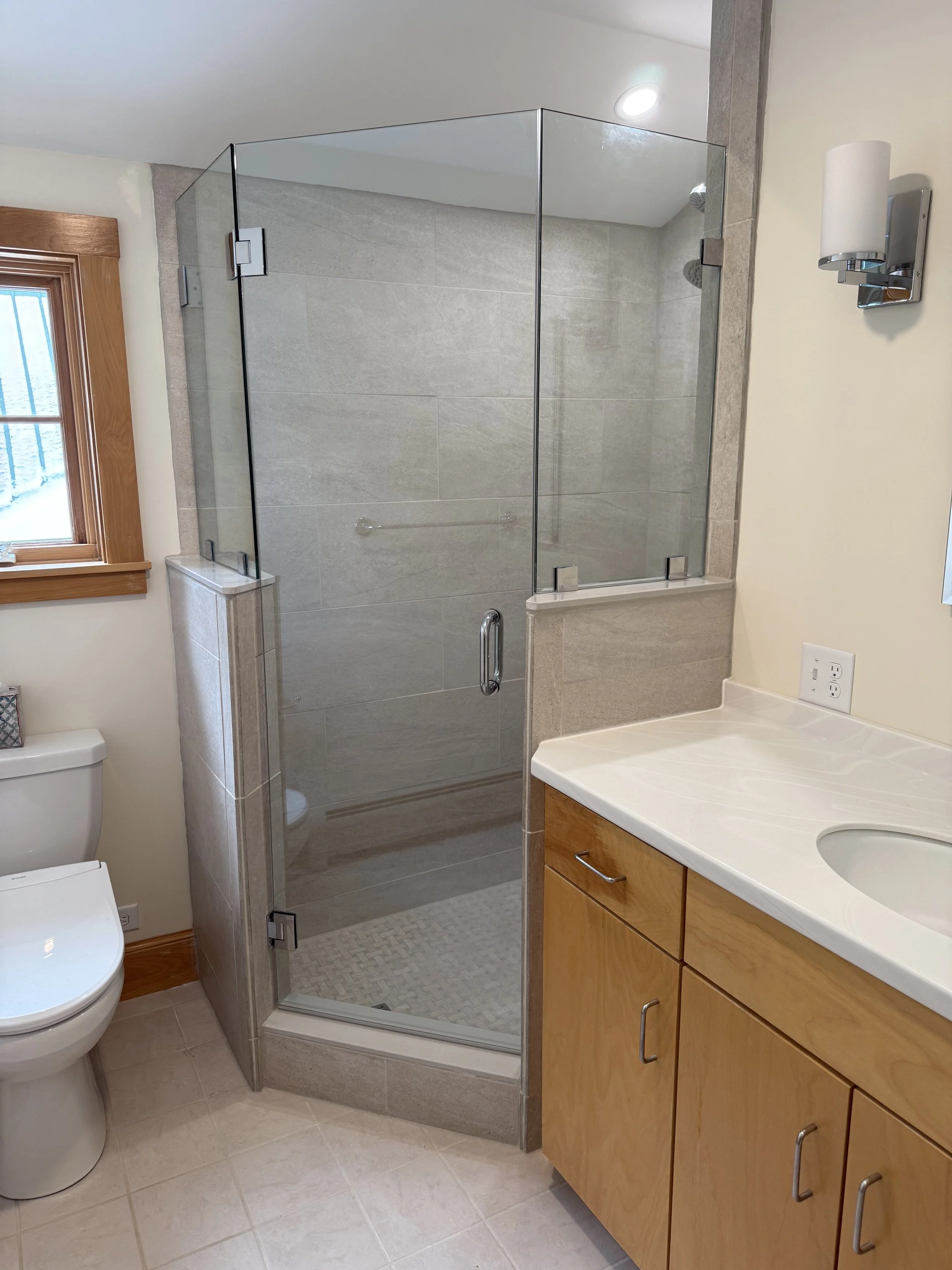 ShowerDoor_DoubleSidePanel_2.jpg