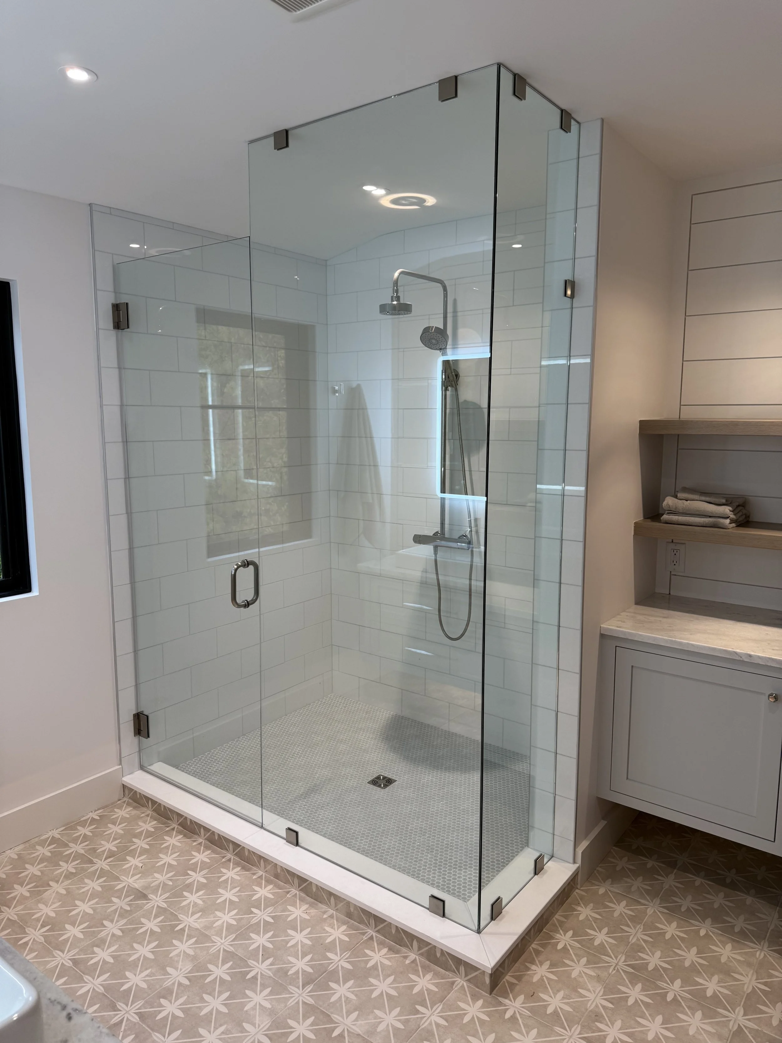 ShowerDoor_SidePanel_5.jpg