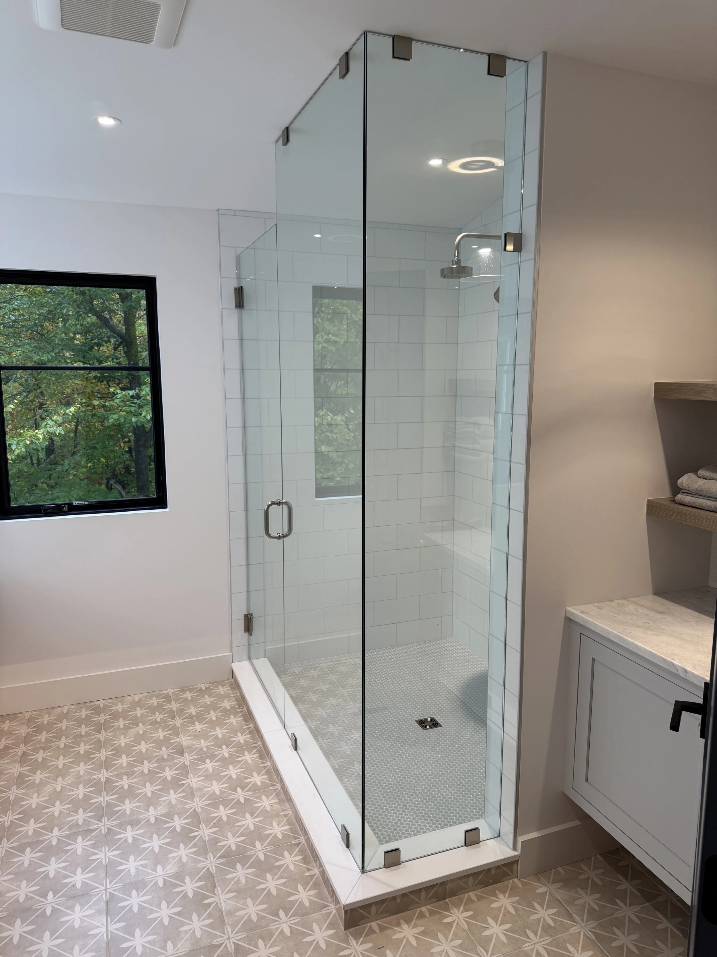 ShowerDoor_SidePanel_6.jpg