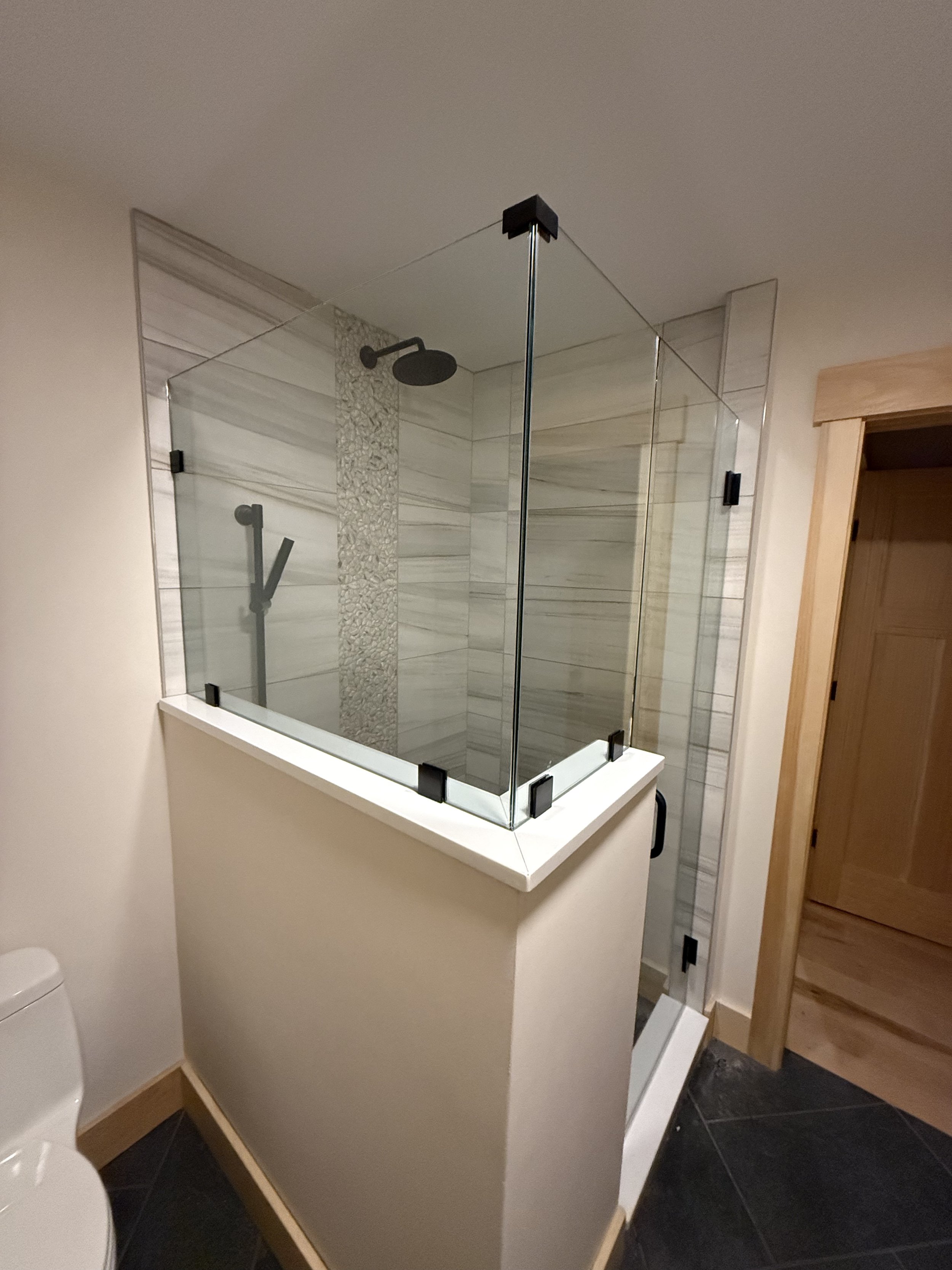 ShowerDoor_SidePanel_4.jpg