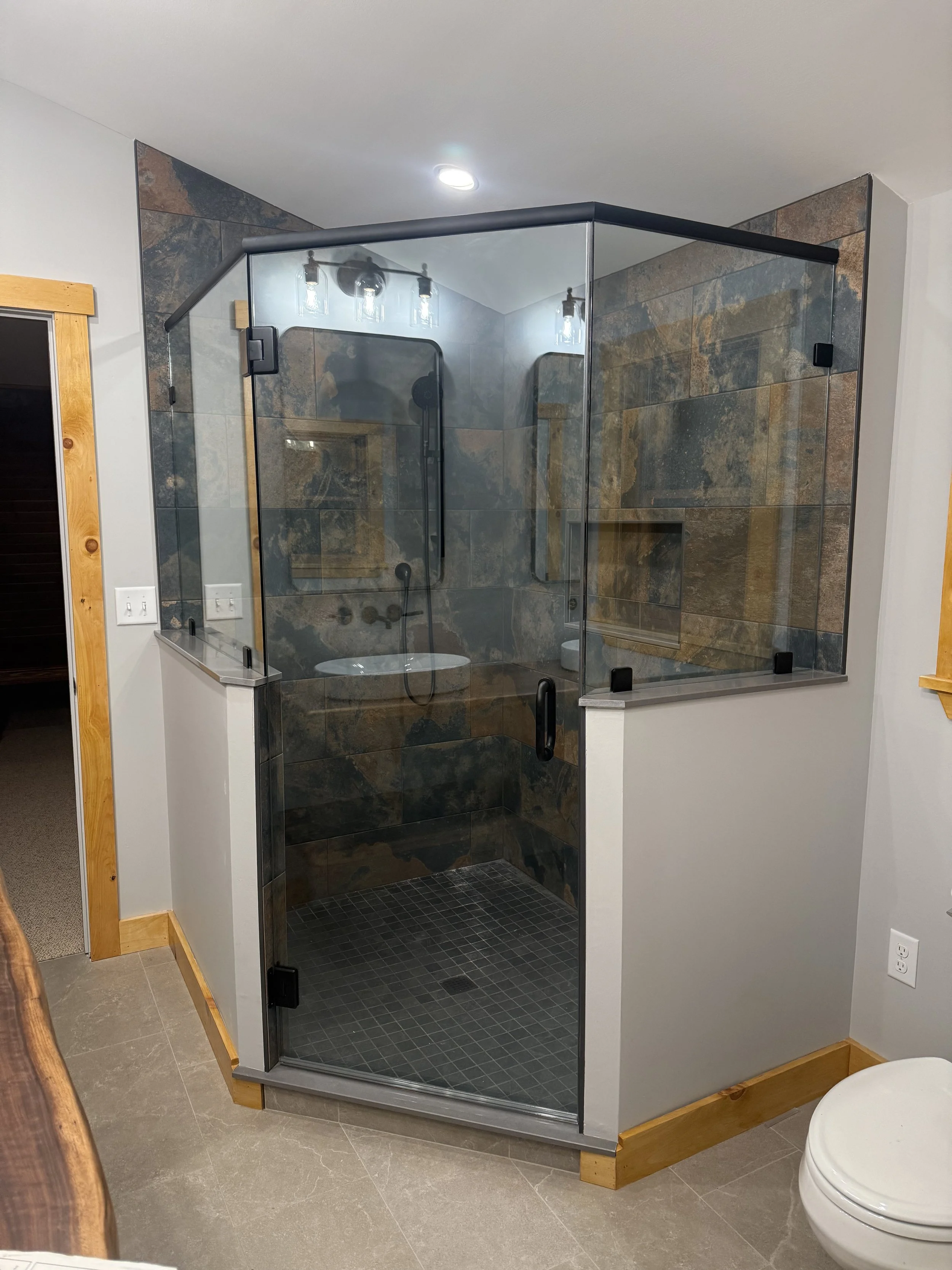 ShowerDoor_DoubleSidePanel_1.jpg
