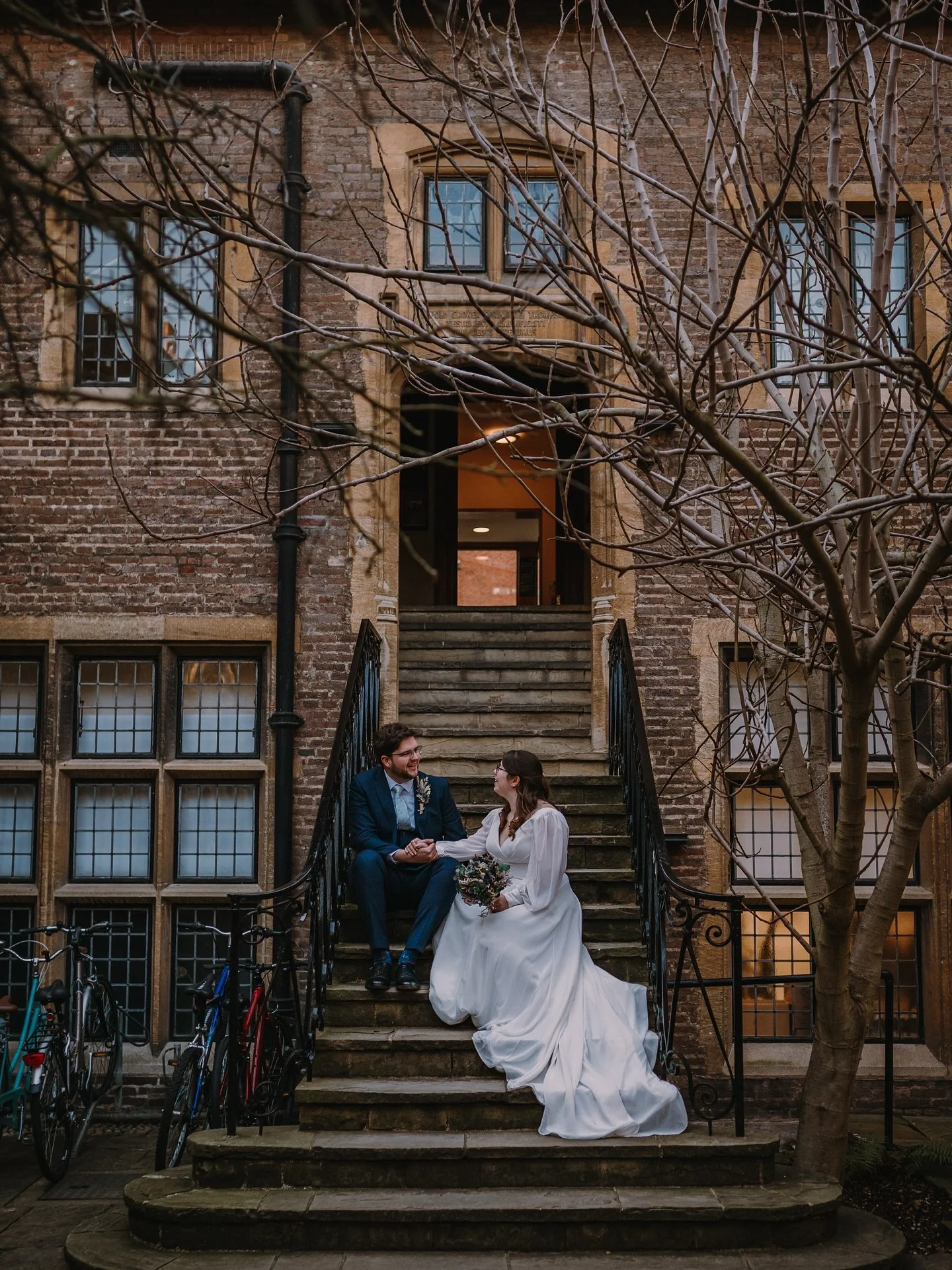 ⚡️ // ALANNAH ✖️ CHRIS // ⚡️

Throwing it back to our first wedding of 2025👀

VENUE - @trinityhallevents 
PHOTOGRAPHER - @fraserparryphotography 
FLORIST - @florenceandflowers79 
CAKE - @fitzbillies 
CATERING - @trinityhallevents 
DRESS - @burrbrida