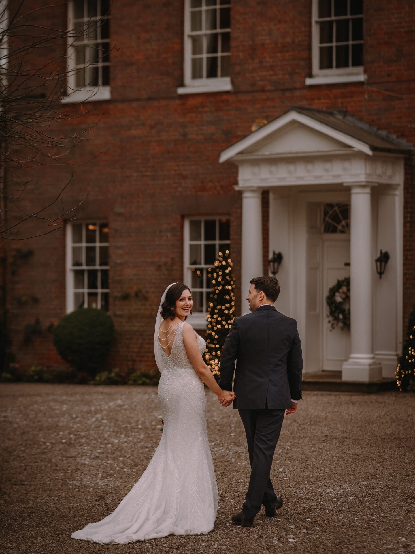 ⚡️ // CARA &amp; GEORGE // ⚡️

2025 went out with a bang, these guys were absolutely incredible 🙌🏼 and what a pleasure to finish at our home away from home @mulberryhousehotel 🤍

VENUE - @mulberryhousehotel 
PHOTOGRAPHER - @fraserparryphotography 