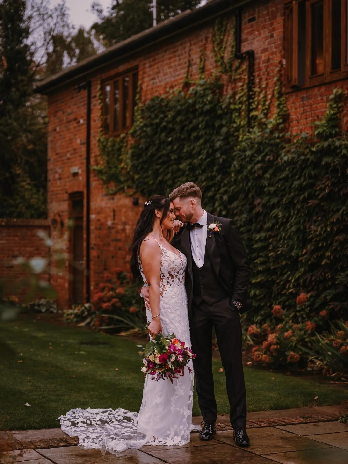 A little throwback to a day like no other! We battled through the storm&hellip; the wind, the rain and everything in between! These guys were incredible 😍

VENUE - @aptonhall 
PHOTOGRAPHER - @fraserparryphotography 
VIDEOGRAPHER - @hitchedweddingfil