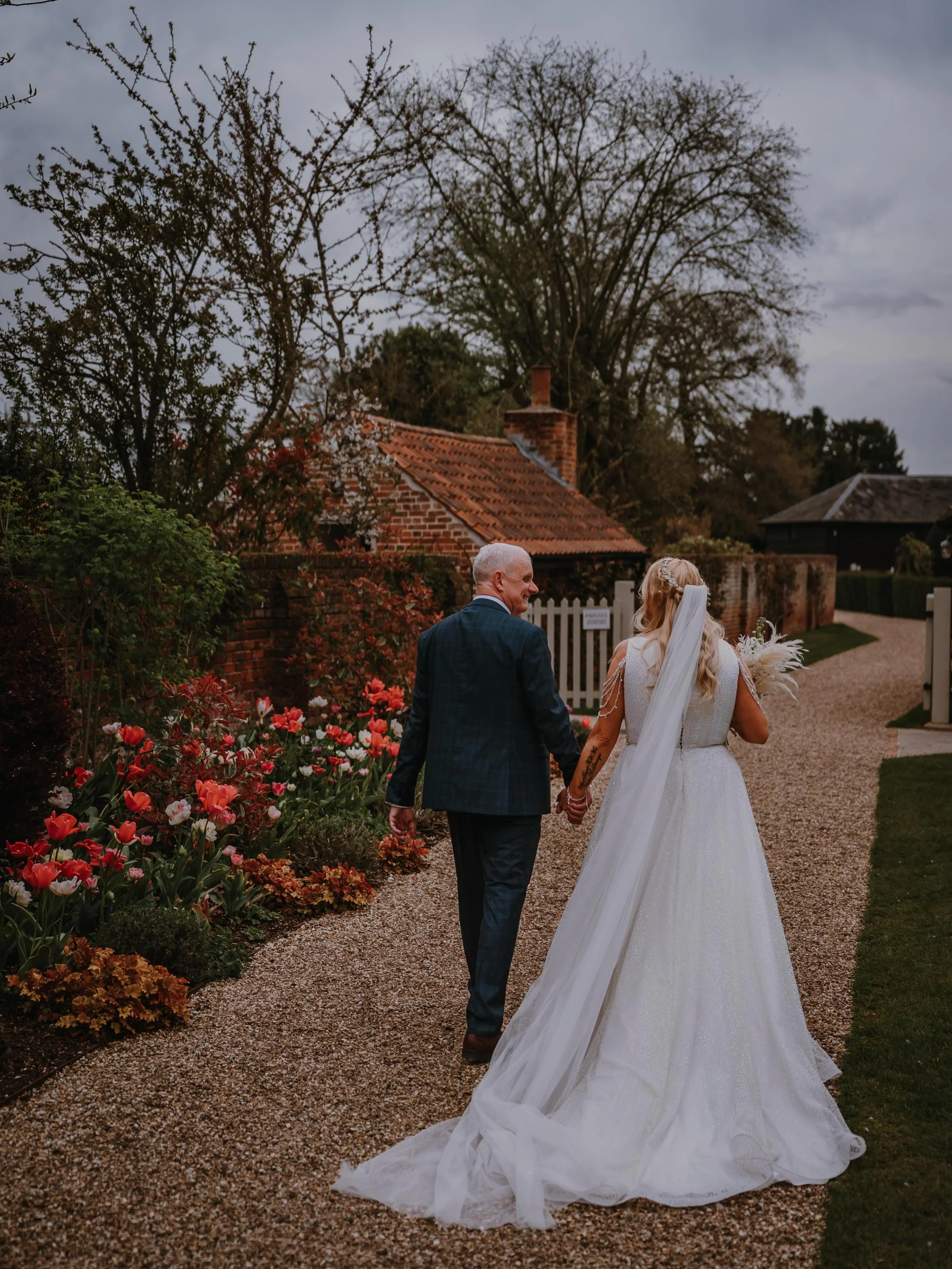 The most authentic love story between these two! Next up on the editing screen is Sally &amp; Mike - I can&rsquo;t wait to see this gallery unfold 😍🙌🏼

VENUE //. @blake_hall_weddings 
CONTENT CREATOR //. @momentstomemoriescontent 
VIDEO //. @natur