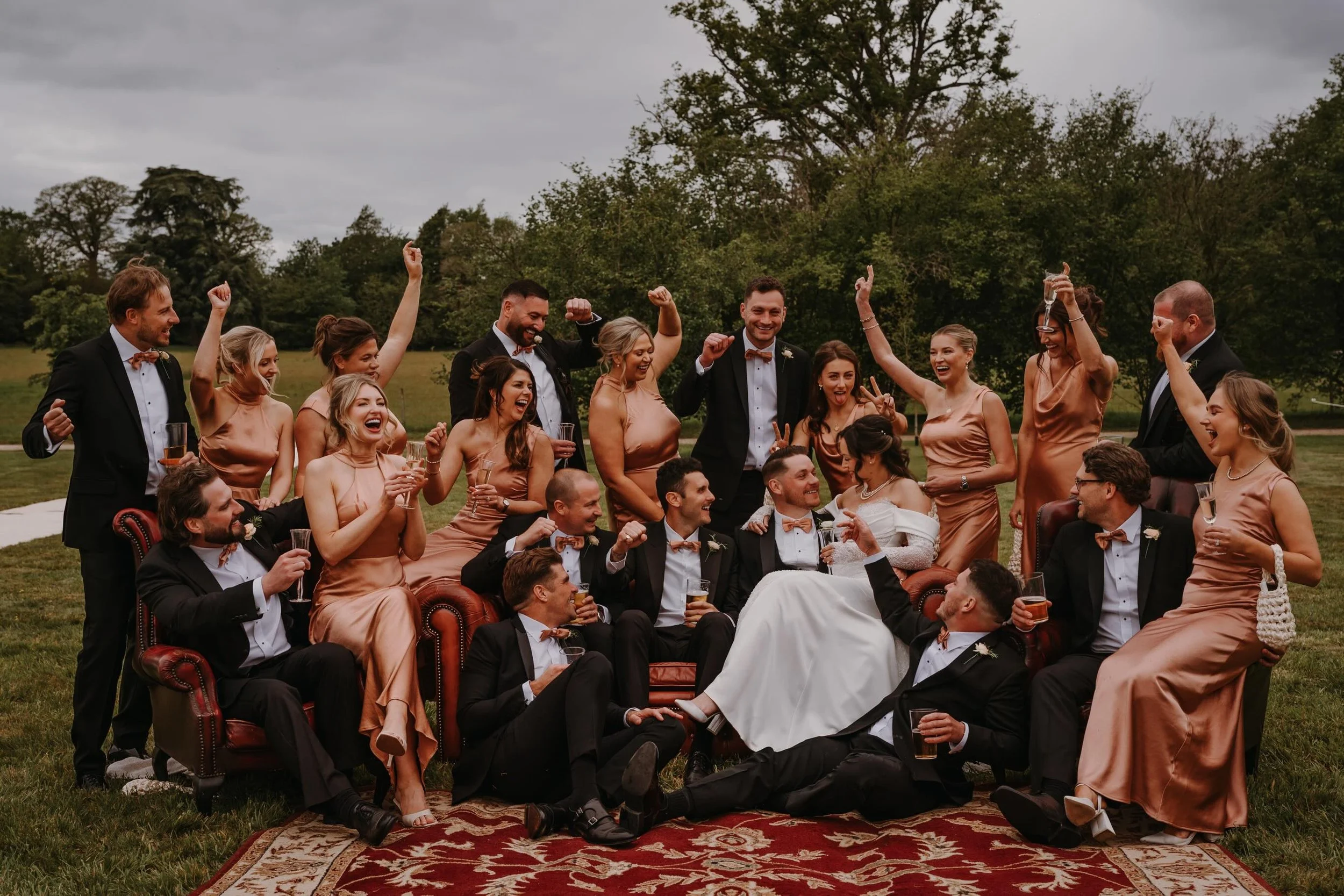 The squad of dreams 💃🏼🙌🏼

PHOTOGRAPHER //. @fraserparryphotography 
CONTENT CREATOR //. @momentstomemoriescontent 
FLORIST //. @alexandragraceflowers 
MUA //. @amber.makeup 
BAND //. @theinthinguk 
DRESS //. @theweddingshopcolchester 
MARQUEE //.